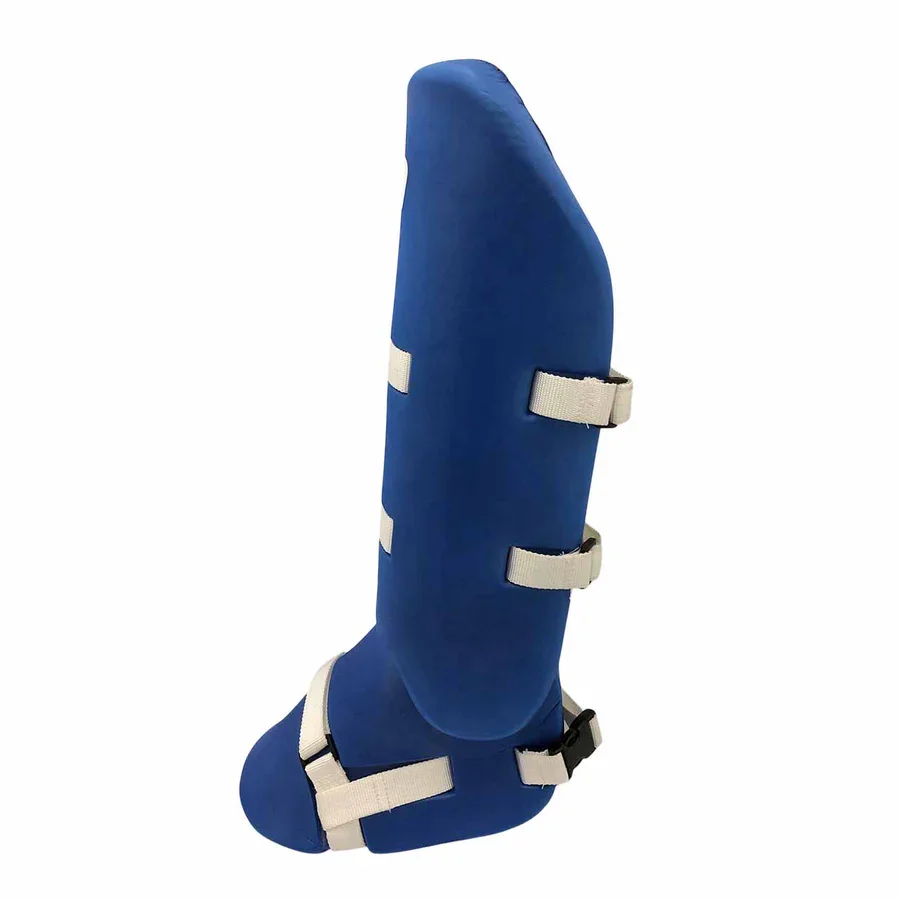 HGTK3JLK5-tk3-junior-legguard-kicker-set-blue-side.webp