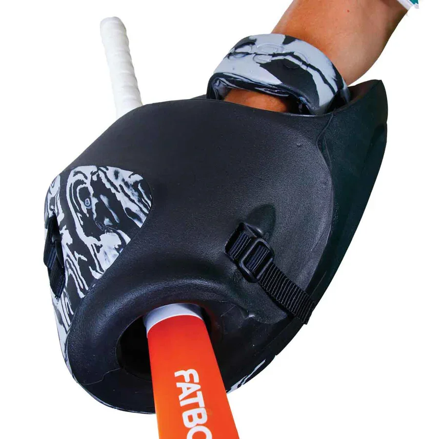 OBO487-1-goalie-right-hand-protector.webp