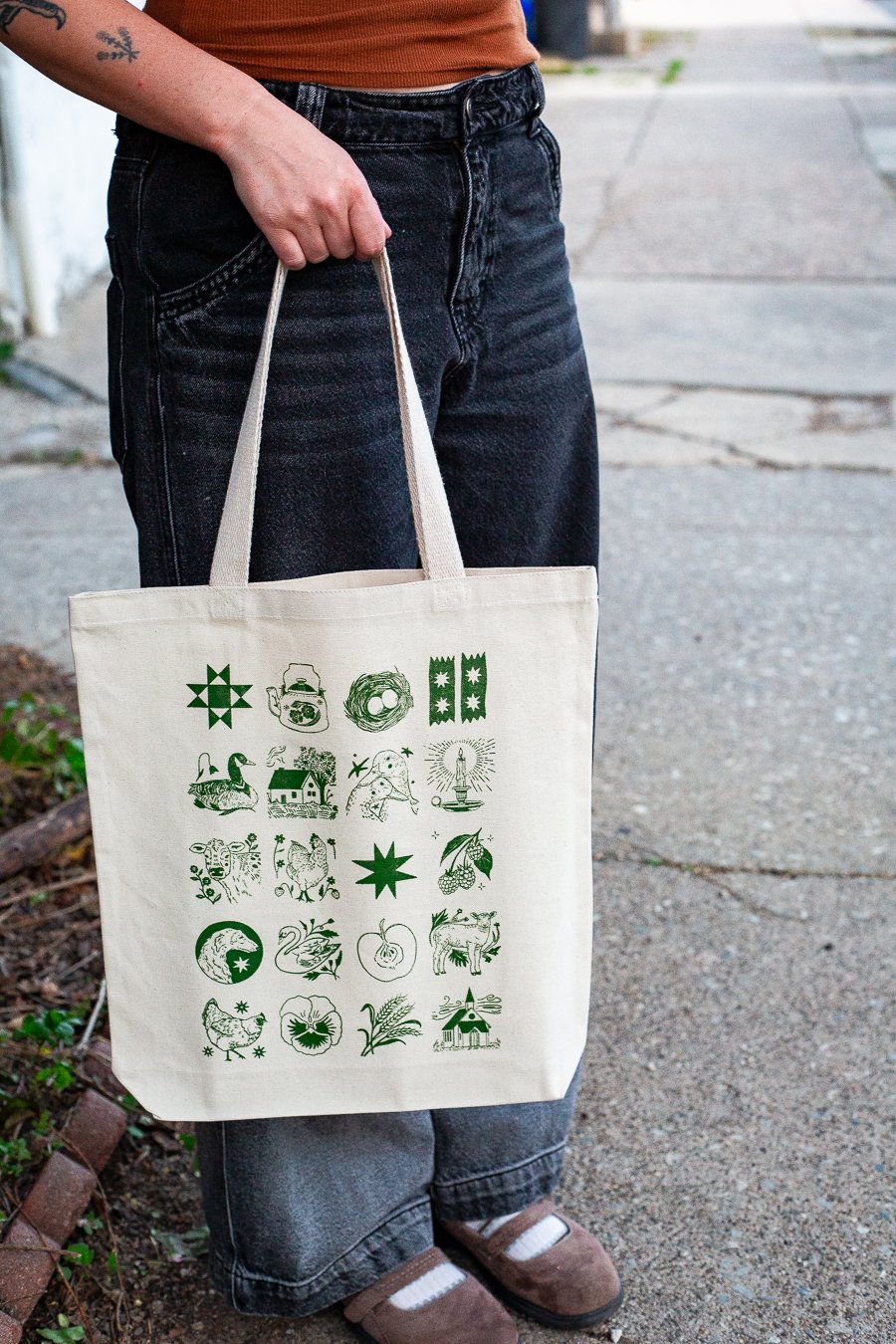 Patches farmers market canvas tote