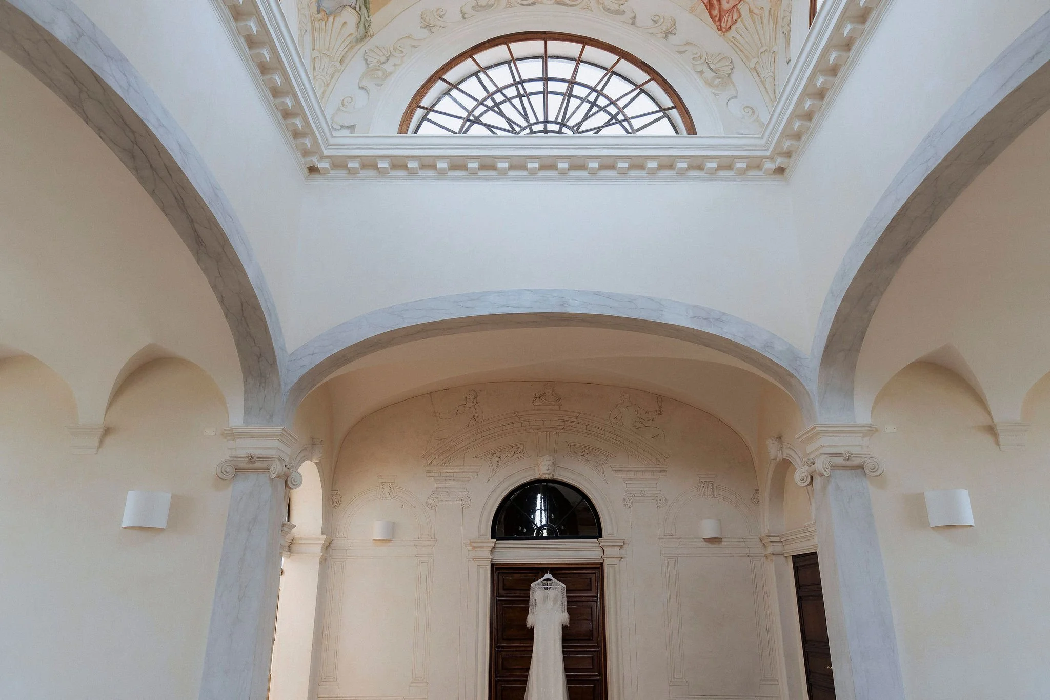 Wedding dress in Villa Selvatico