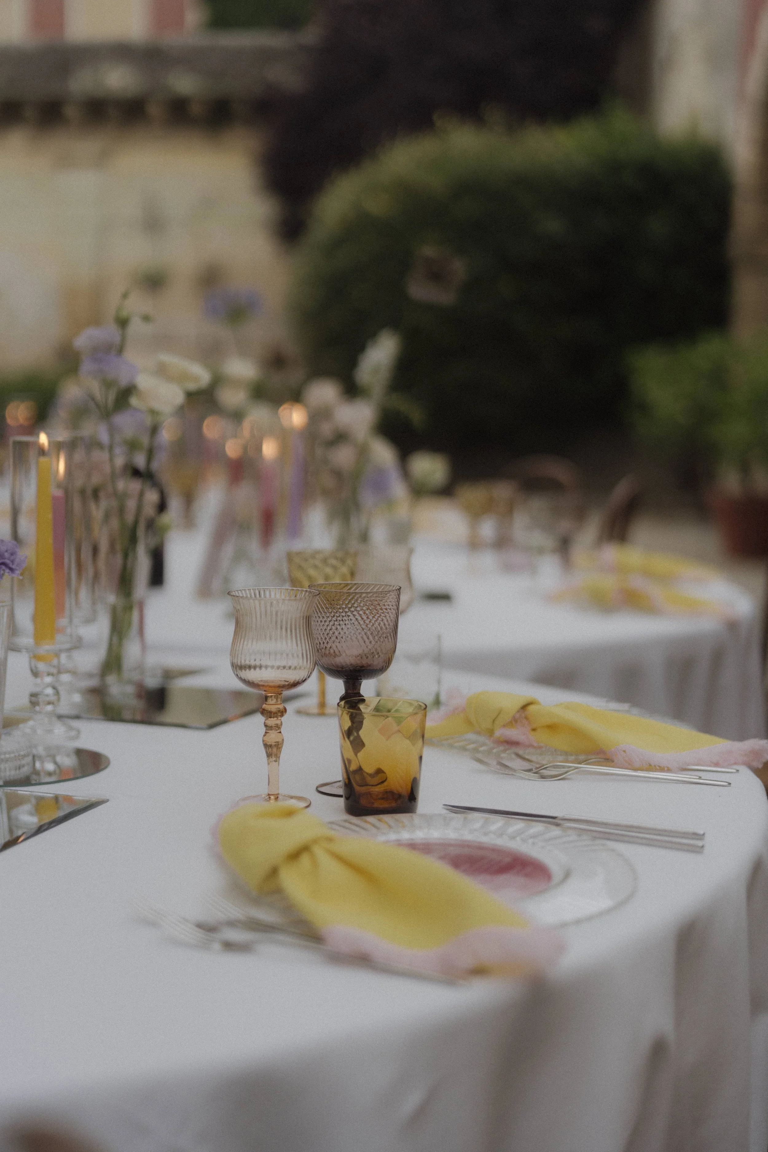 design mise en place matrimonio colorato