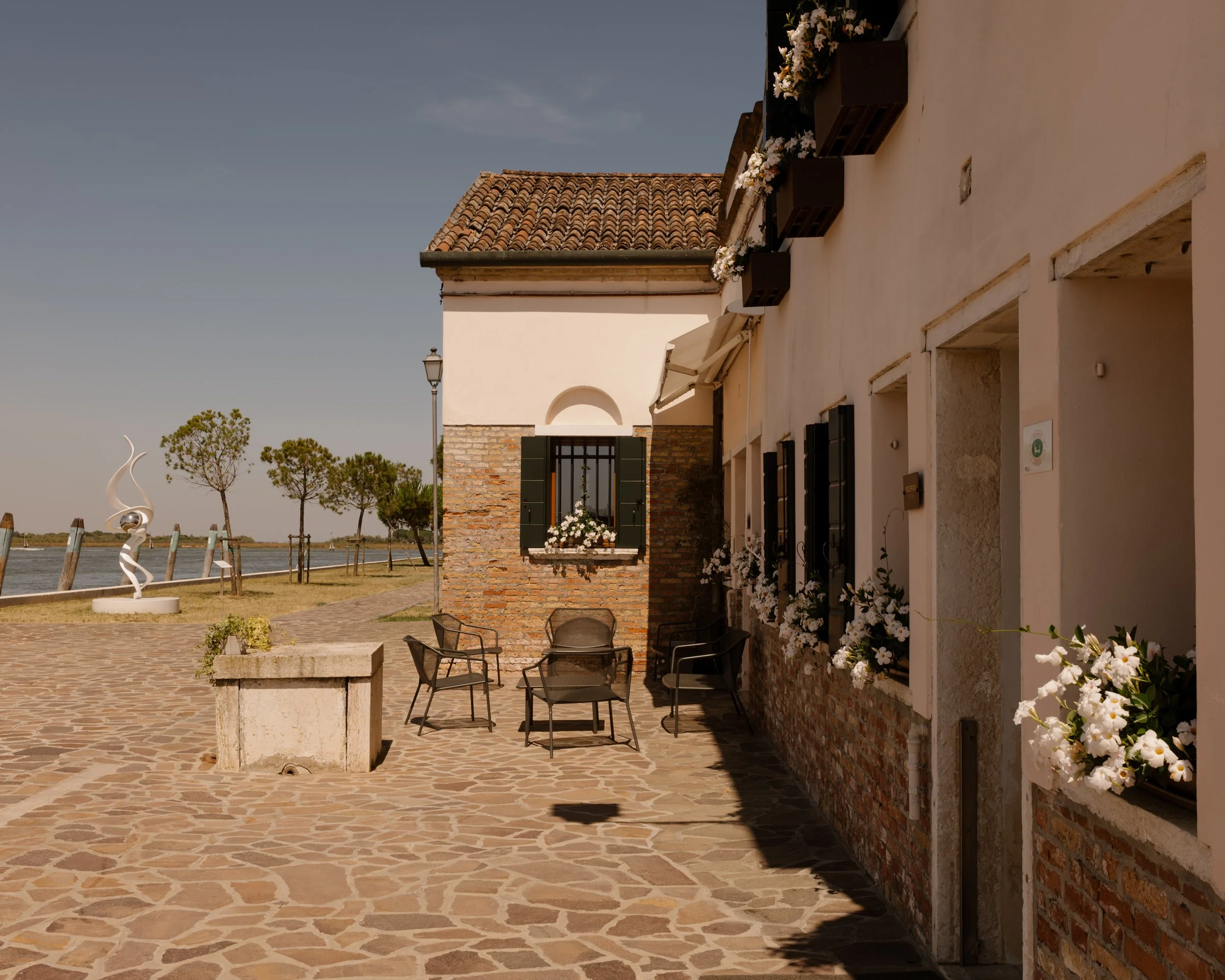 Outdoor wedding at Venissa on Mazzorbo island, Venice.