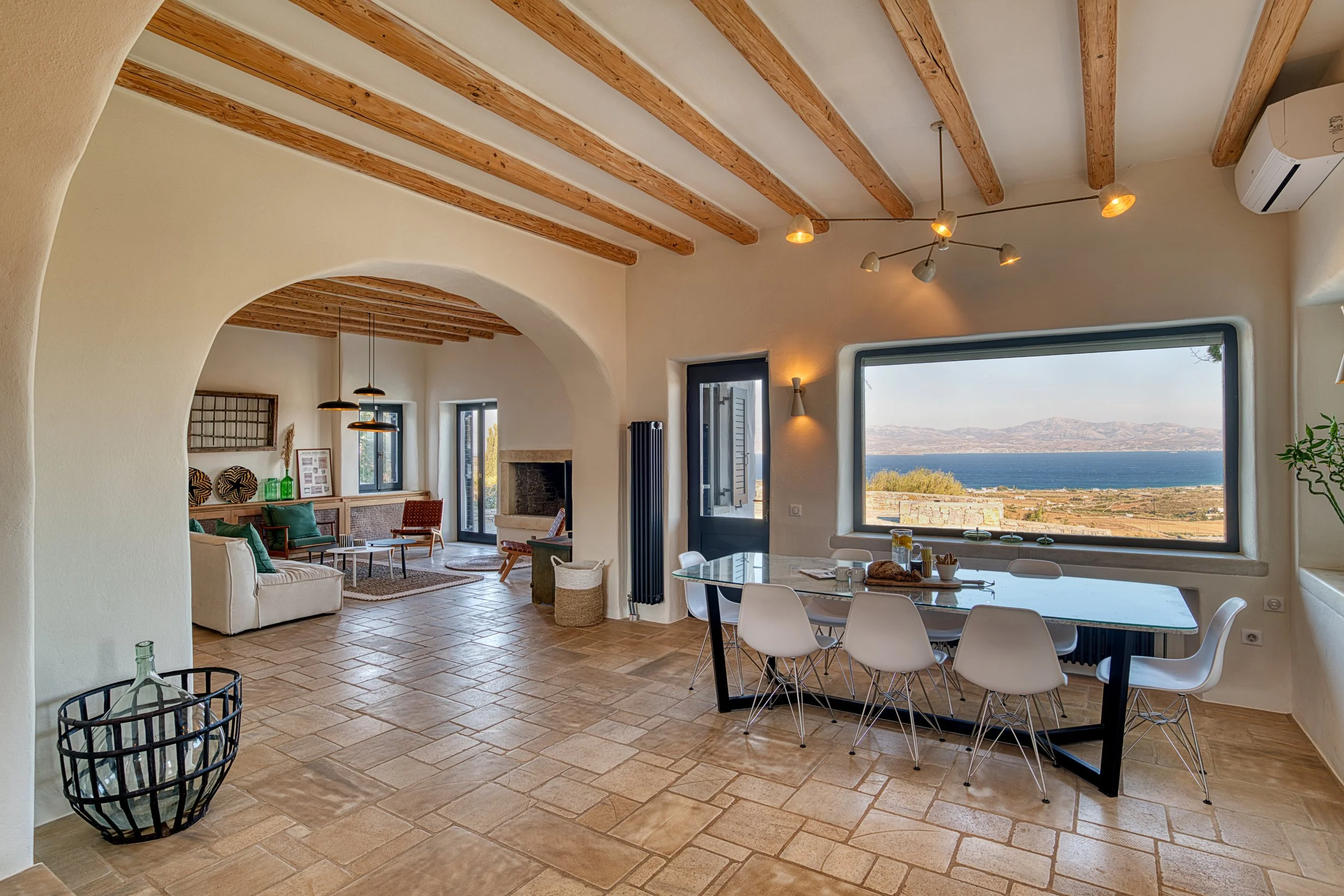 14-dining-room-sea-view-kostos-paros-02.jpg