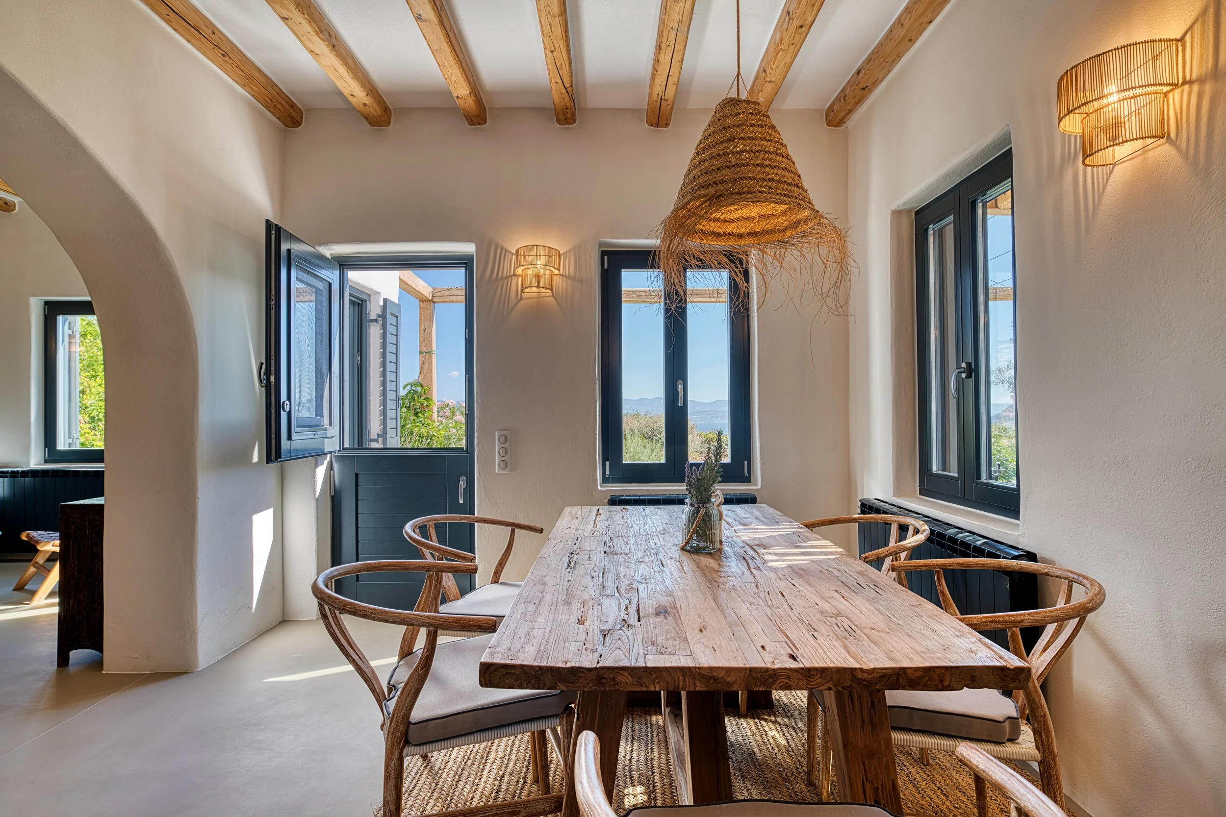 31-guest-house-dining-kostos-paros-01.jpg