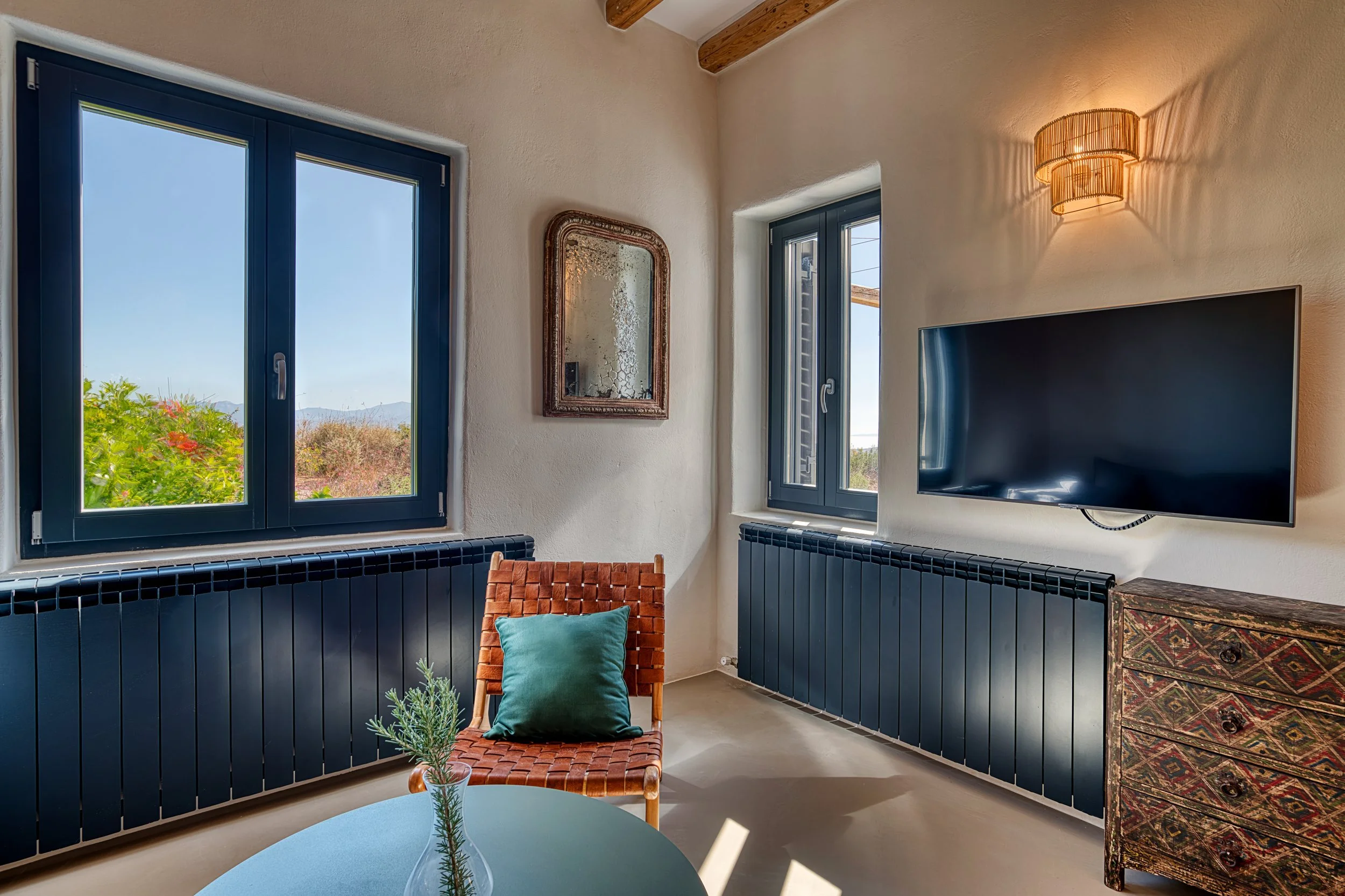 30-guest-house-living-room-kostos-paros-02.jpg