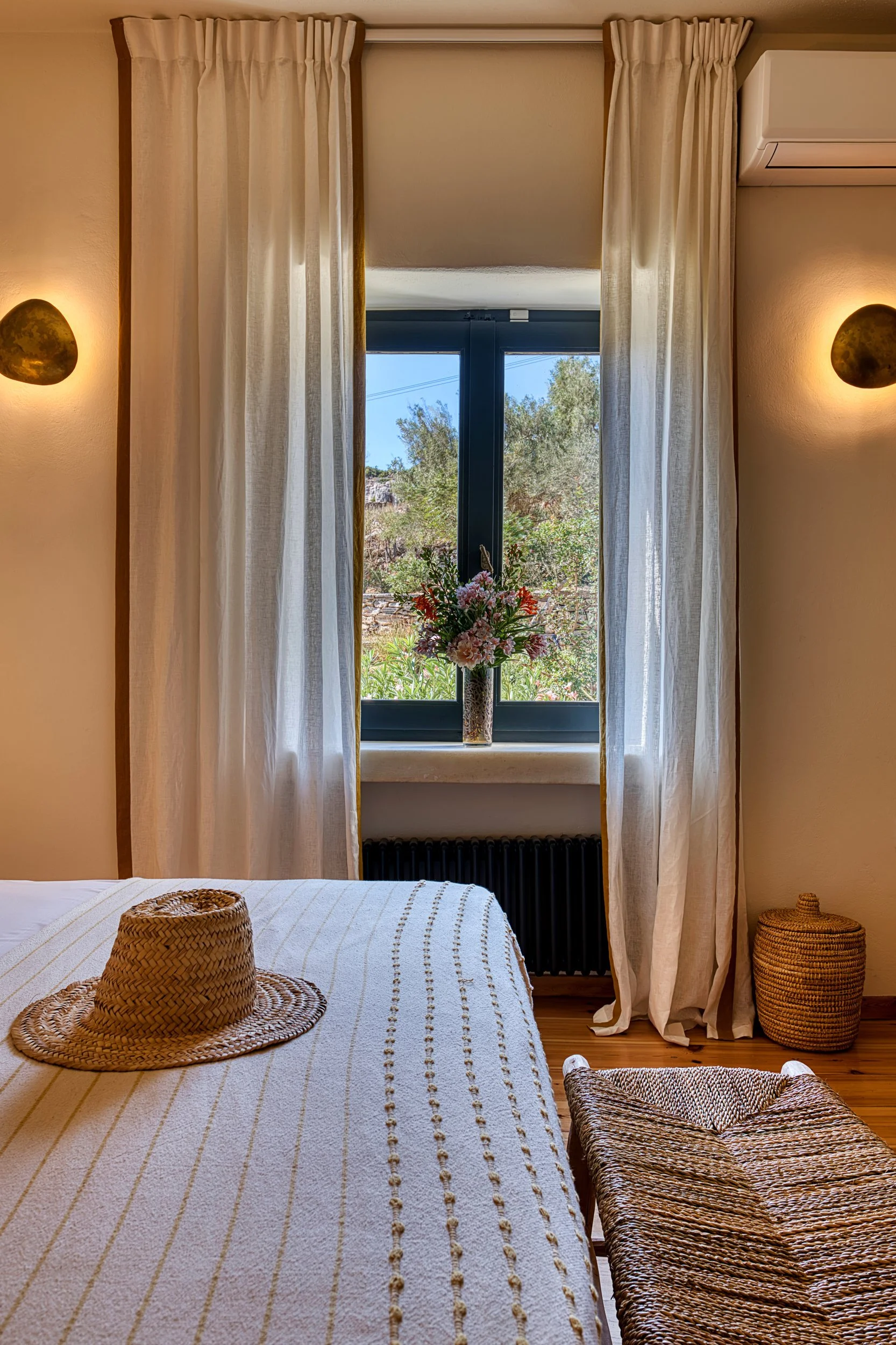 23-bedroom-kostos-paros-01.jpg
