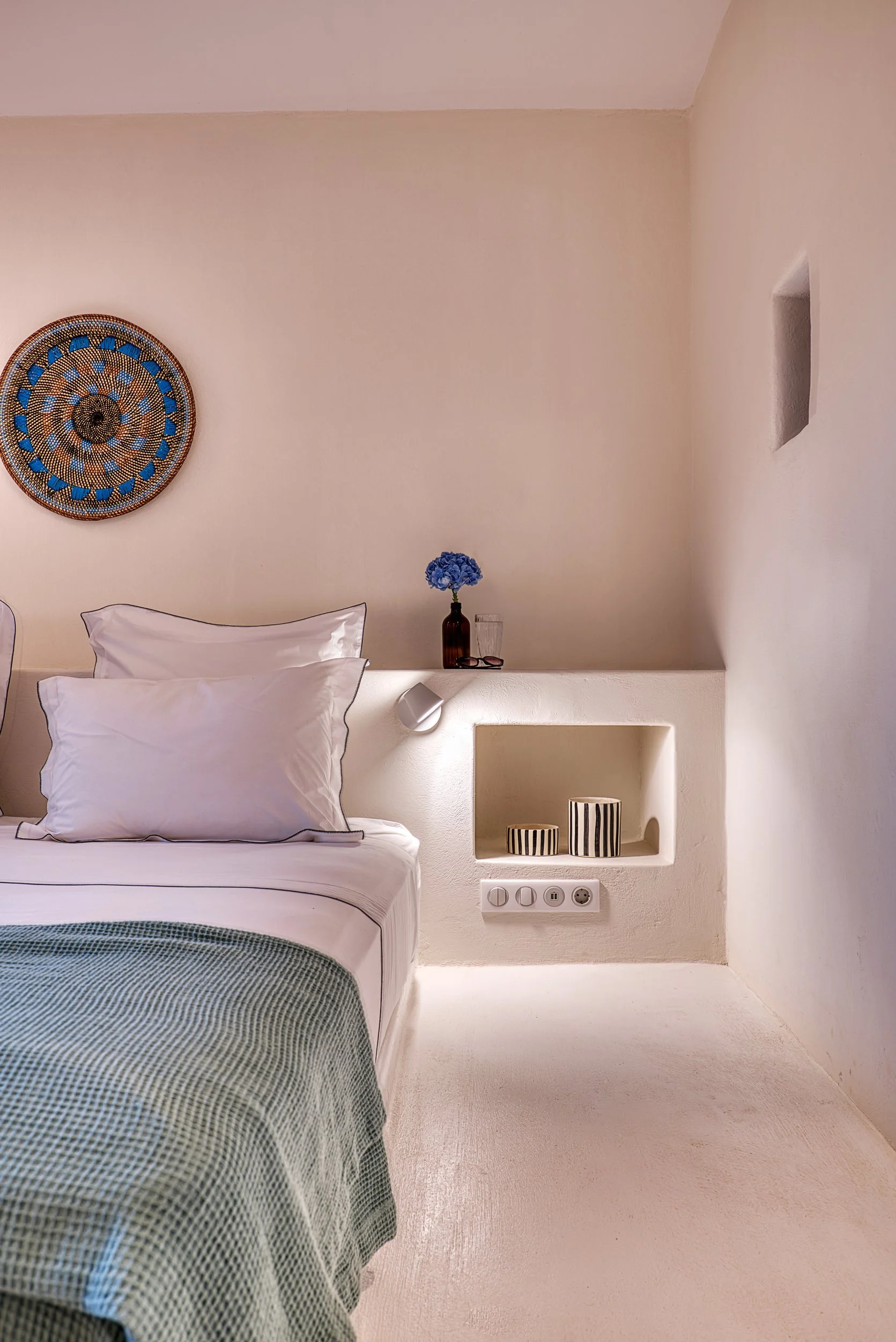 41-bedroom-kostos-paros-04.jpg