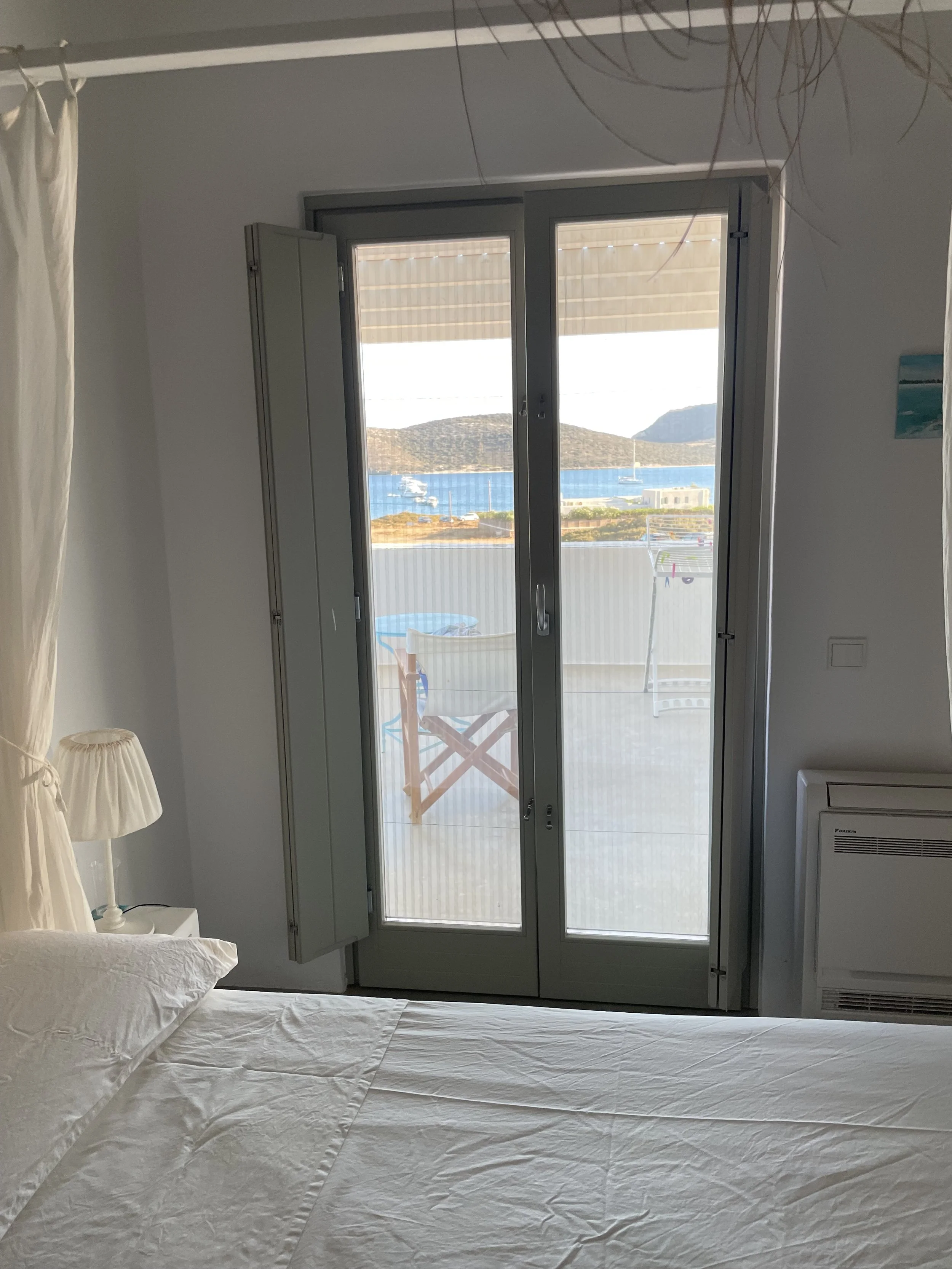 bedroom-sea-view-terrace-antiparos-01.jpeg