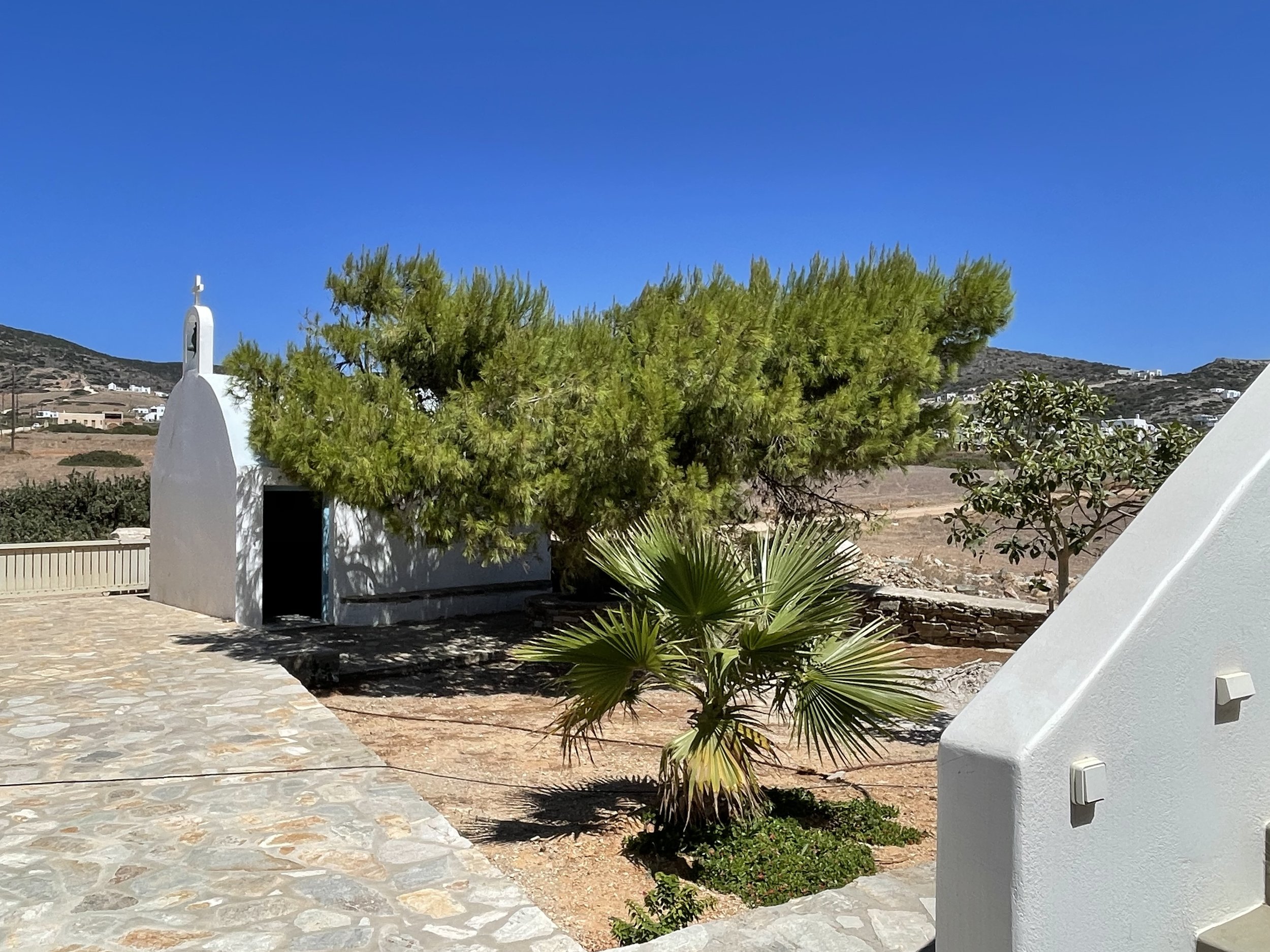 private-chapel-garden-antiparos-01.jpeg