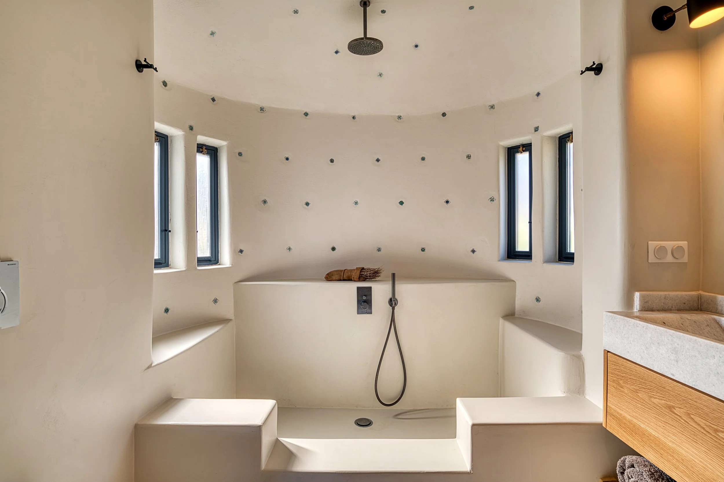 24-bathroom-kostos-paros-01.jpg