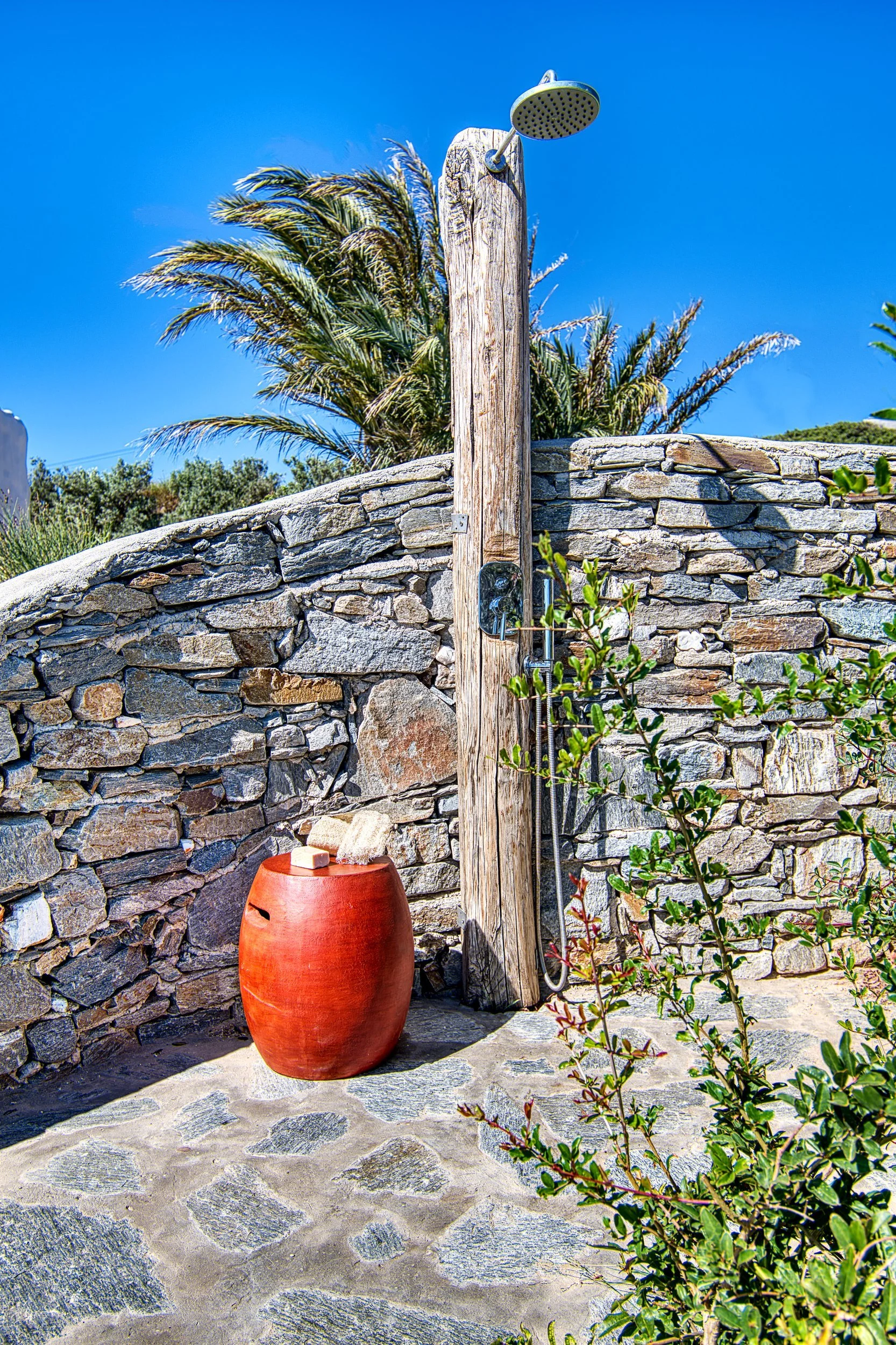 45-outdoor-shower-kostos-paros-01.jpg