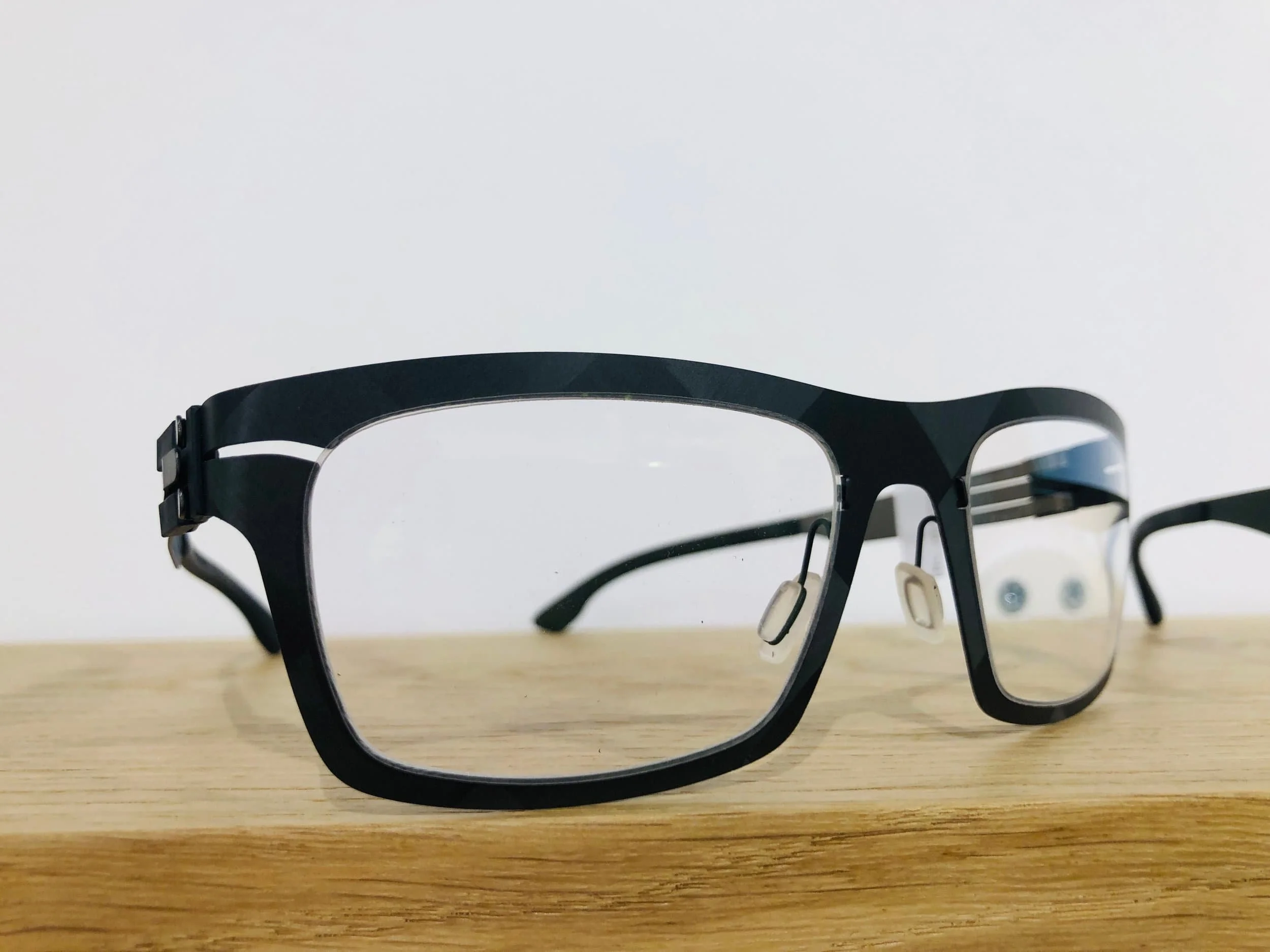Ic+Berlin+opticien-bordeaux-centre-monture-ac%C3%A9tate+essay%C3%A9e+chez+L+Oeil+de+l%E2%80%99Opticien+Bordeaux.++%281%29_compressed.jpg
