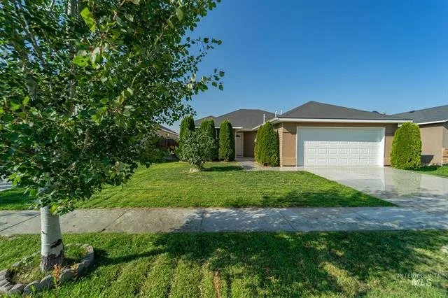 9574 W Stonewood Dr, Boise - listed at $395,000