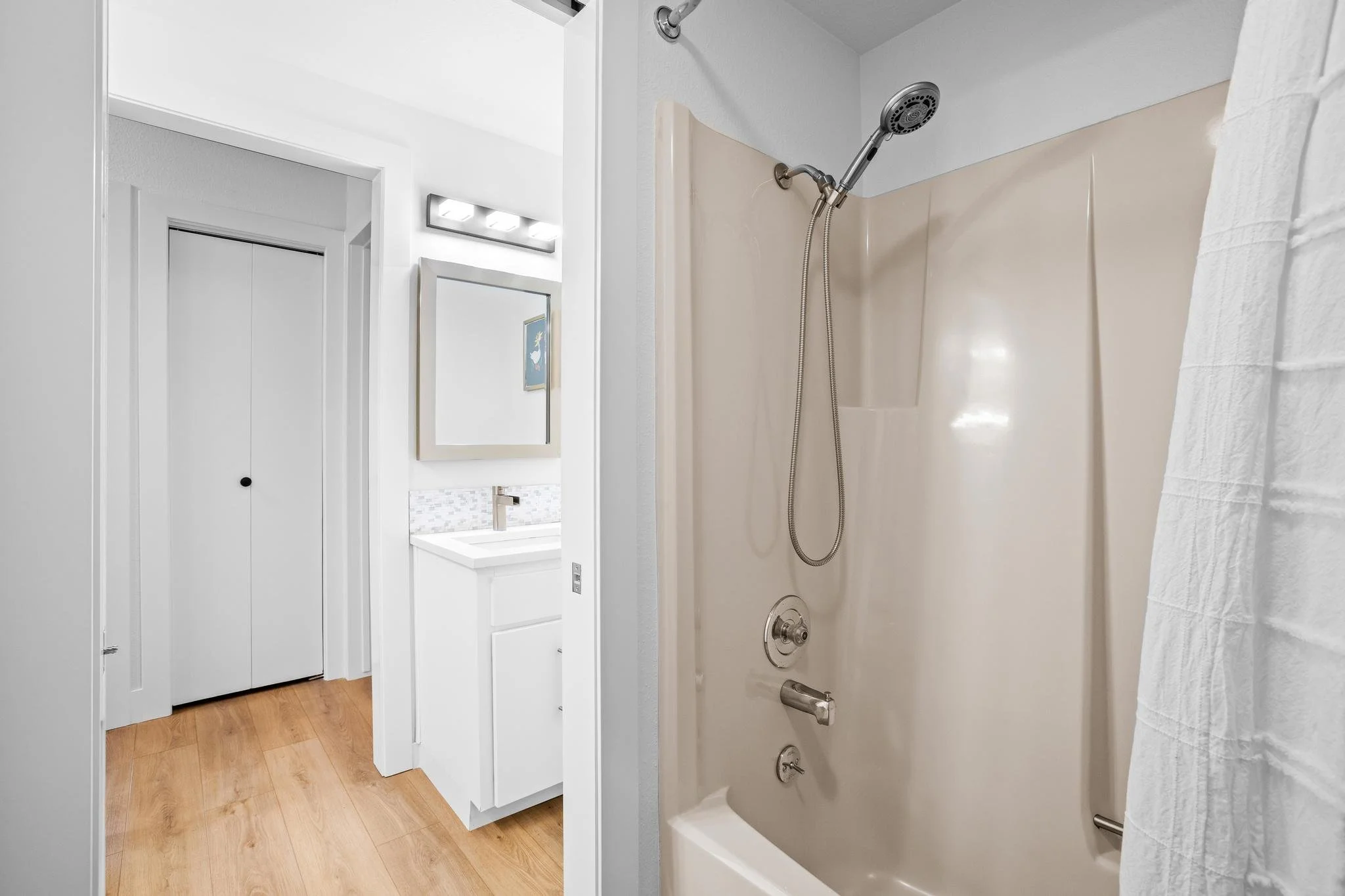 490 Balmoral054.jpg