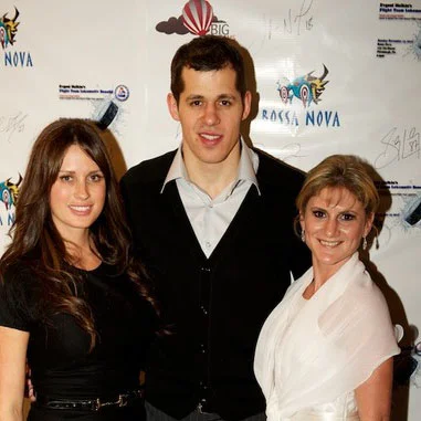 2011  Lokomotiv YaroslavlHockey Team Fundraiser