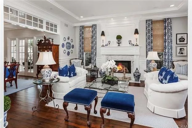 Old living room (1).jpg