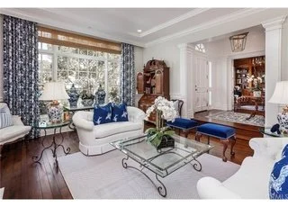 Old living room (2).jpg