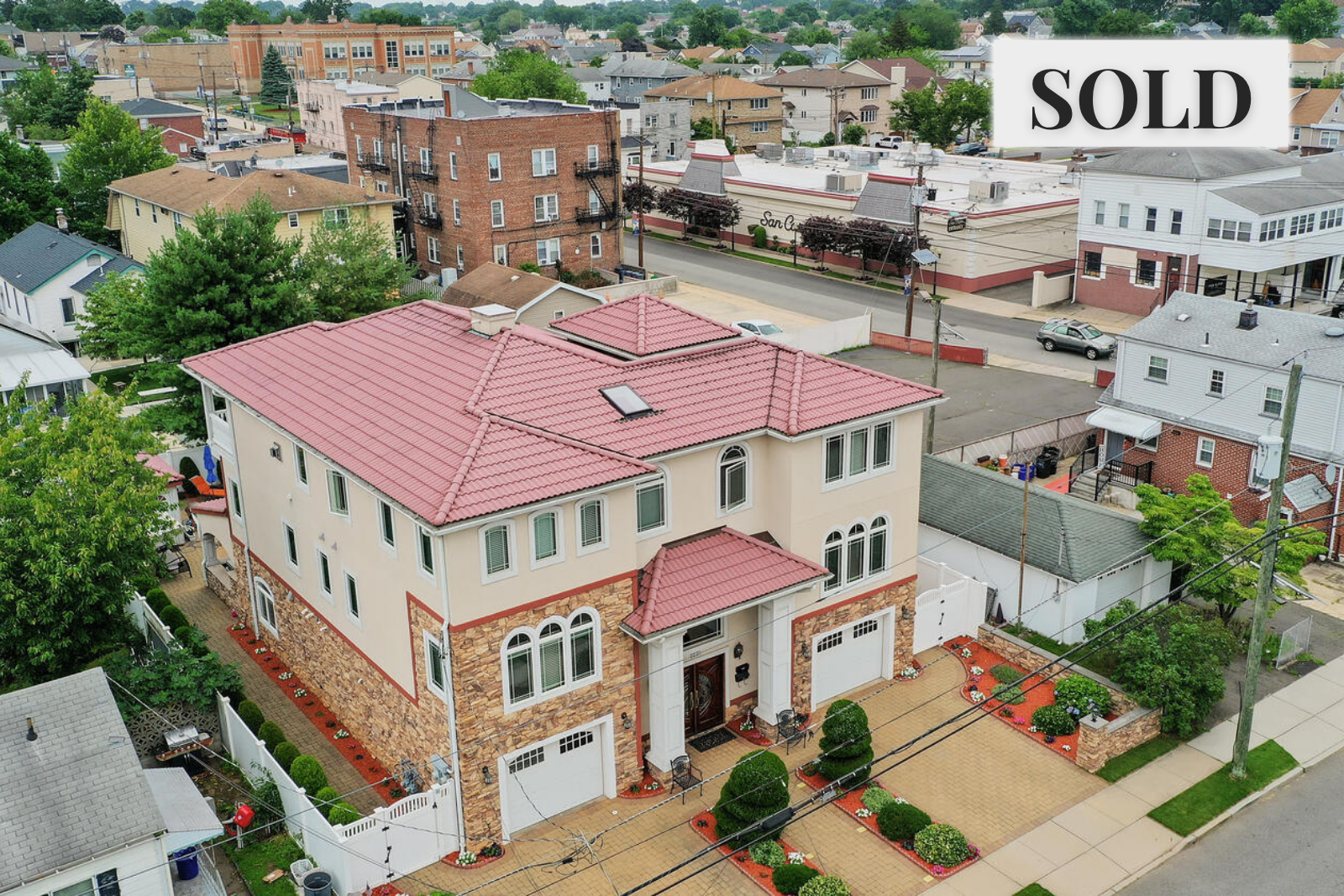 249-251 Sanford Ave, Lyndhurst