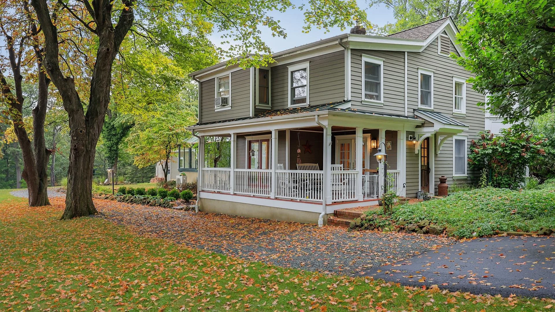 Exterior  Front-004-012-1920x1080.jpg