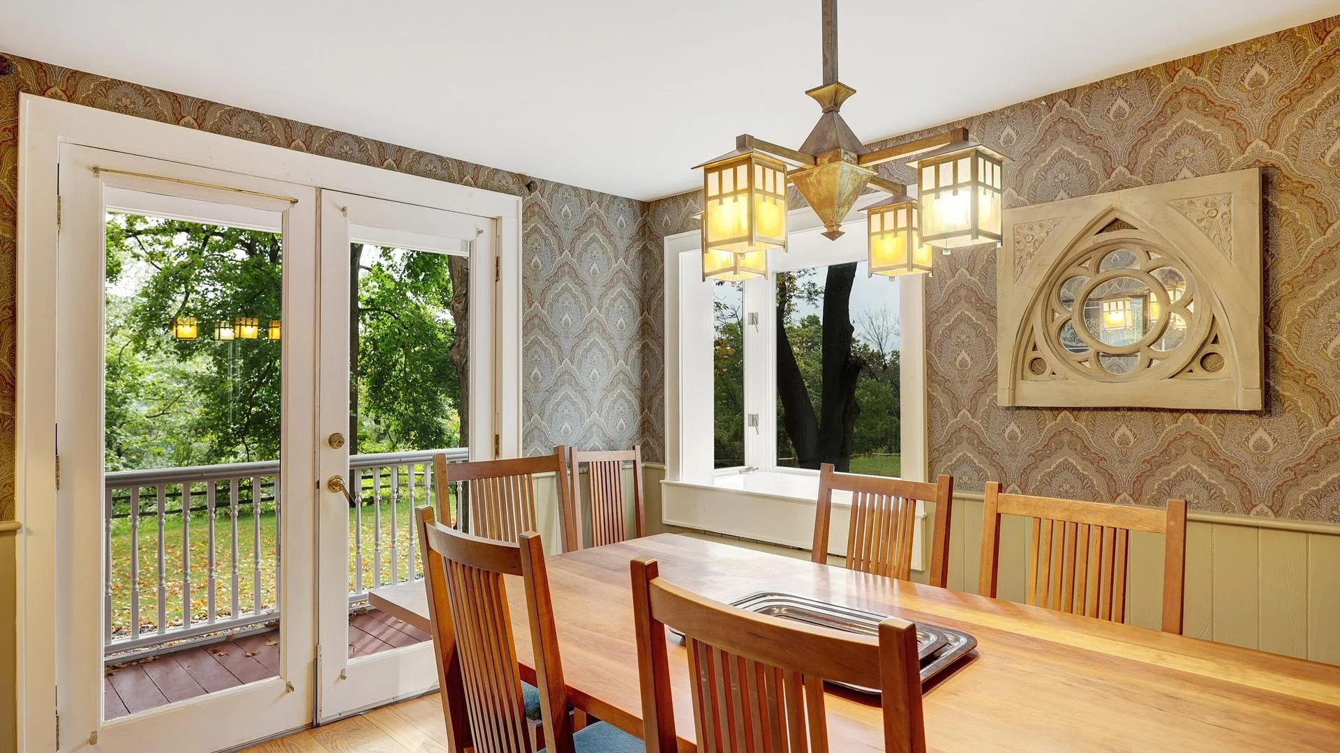Dining Room-019-040-1920x1080.jpg
