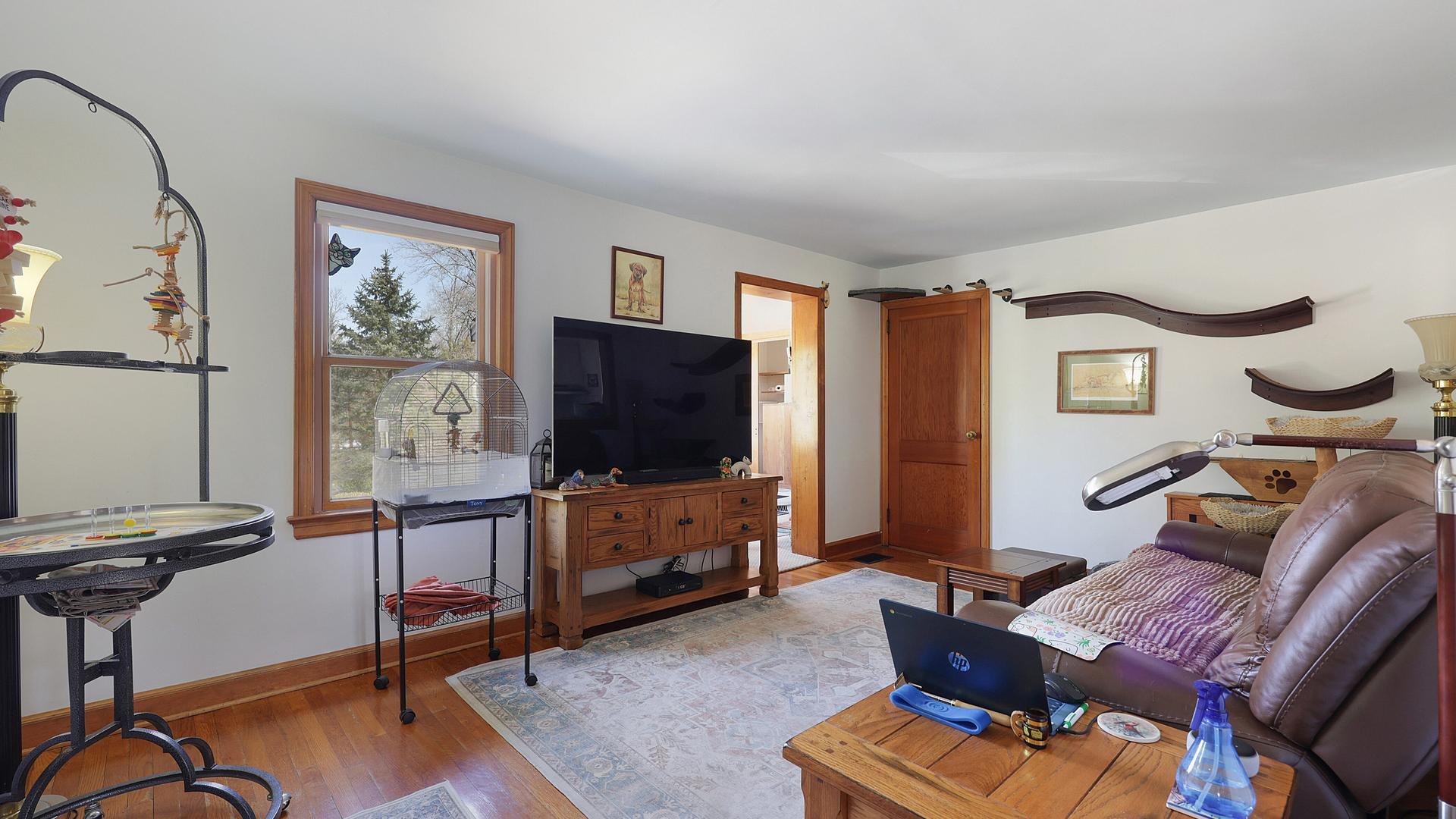 011-021-Living Room-1920x1080.jpg