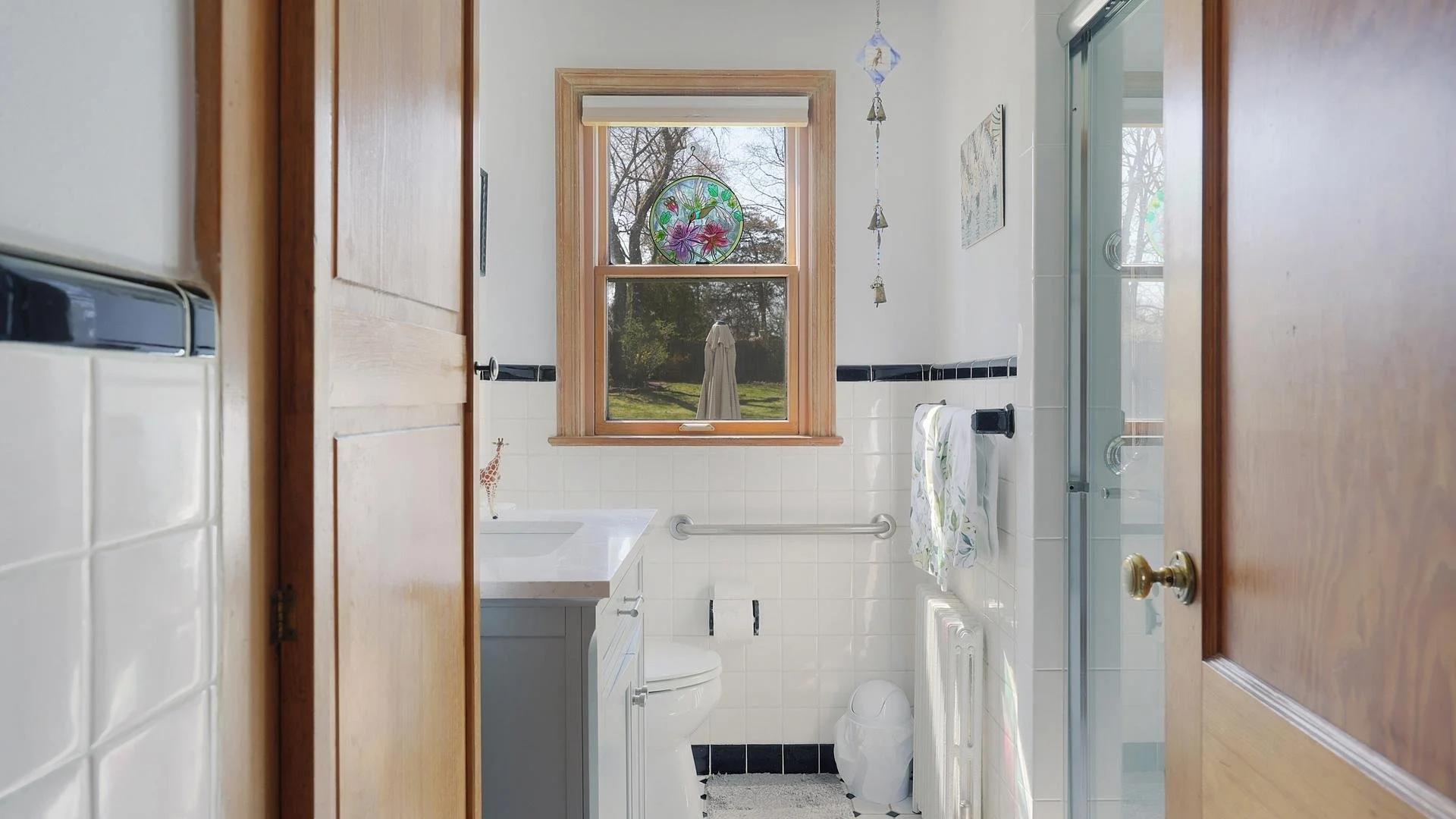 012-023-Bathroom-1920x1080.jpg
