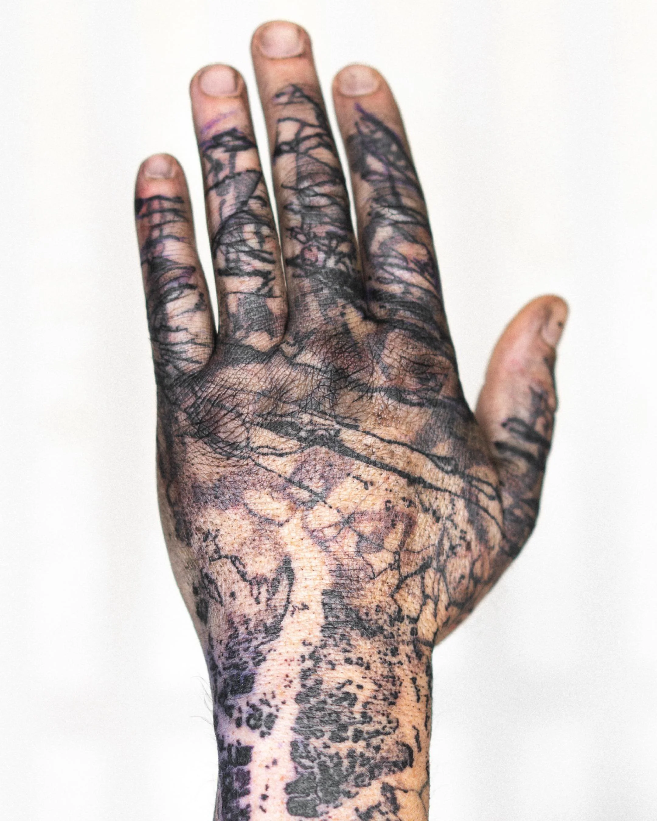 Very honored to do your hands, Eddie! You are so brave for getting this much work of this kind on the same day, thank you for your epic awesomeness. Had a lot of fun filling out some gaps on one arm and bumping right up against the sick Gator Piece w
