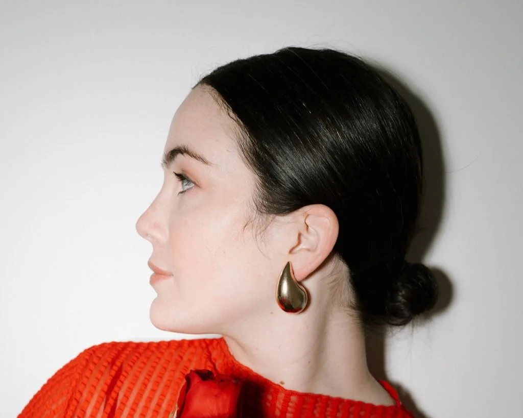 Temple Filler for a Balanced and Youthful Look