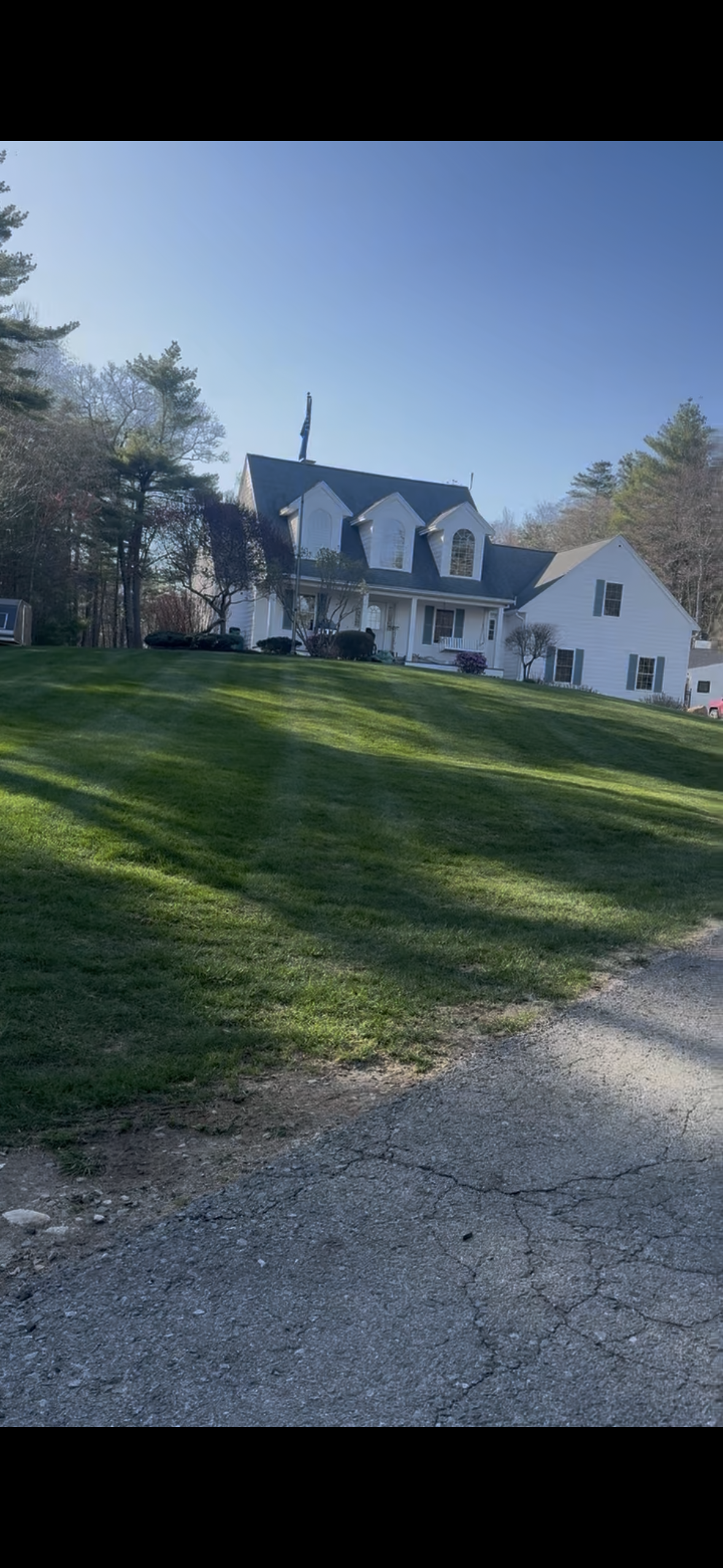 Newburyport, Ipswich, Boxford, Byfield, Beverly, North Andover, Lynnfield, Boston, Lexington Mowing, Edging, Shrub Trimming, Shrub Fertilizing, Sprinkler System maintenance, Edging 