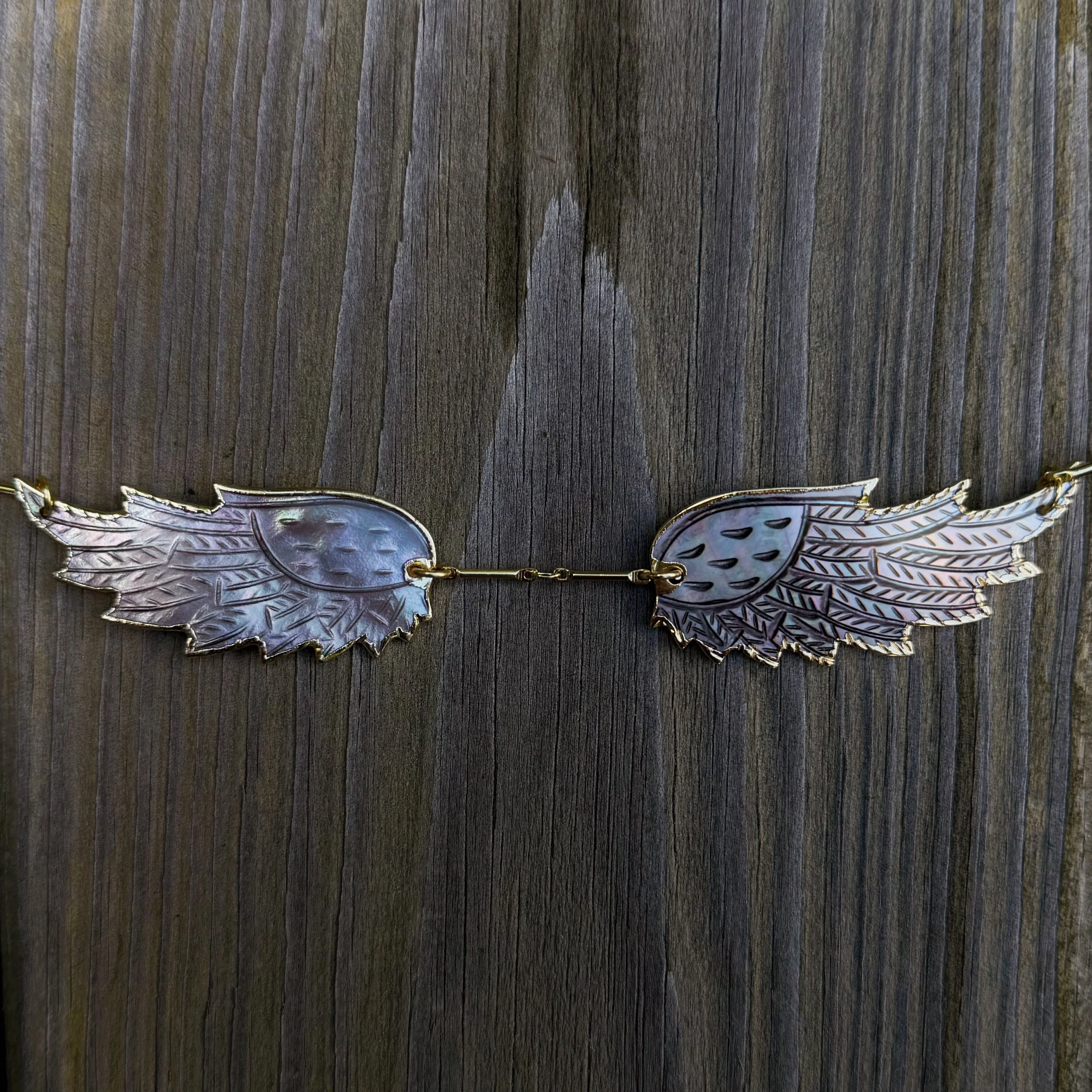 WINGS NECKLACE DARK