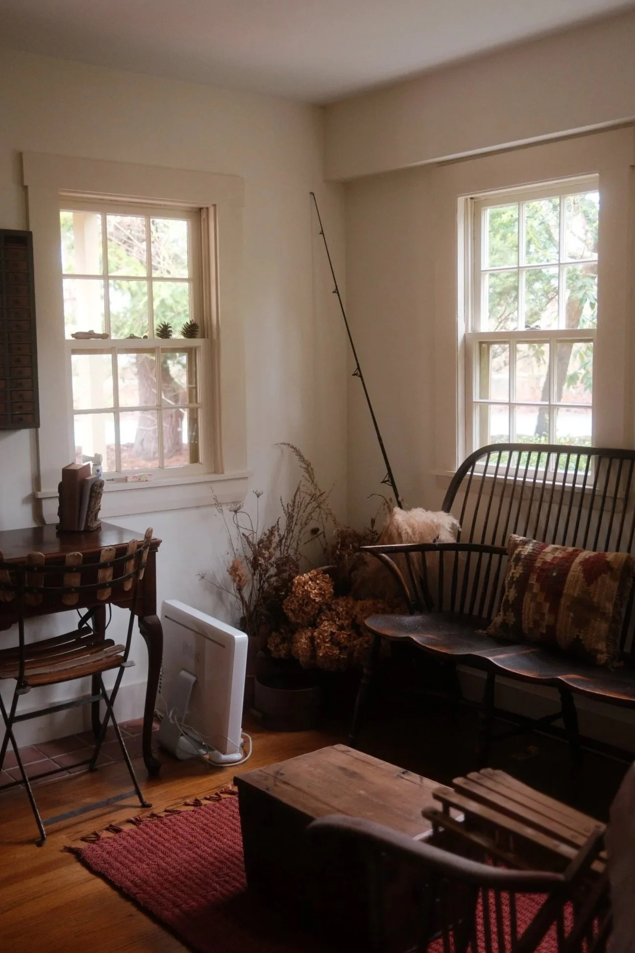 Entry room seating