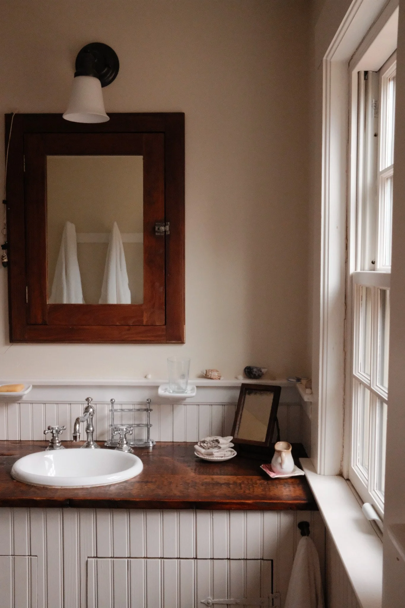 Bathroom vanity