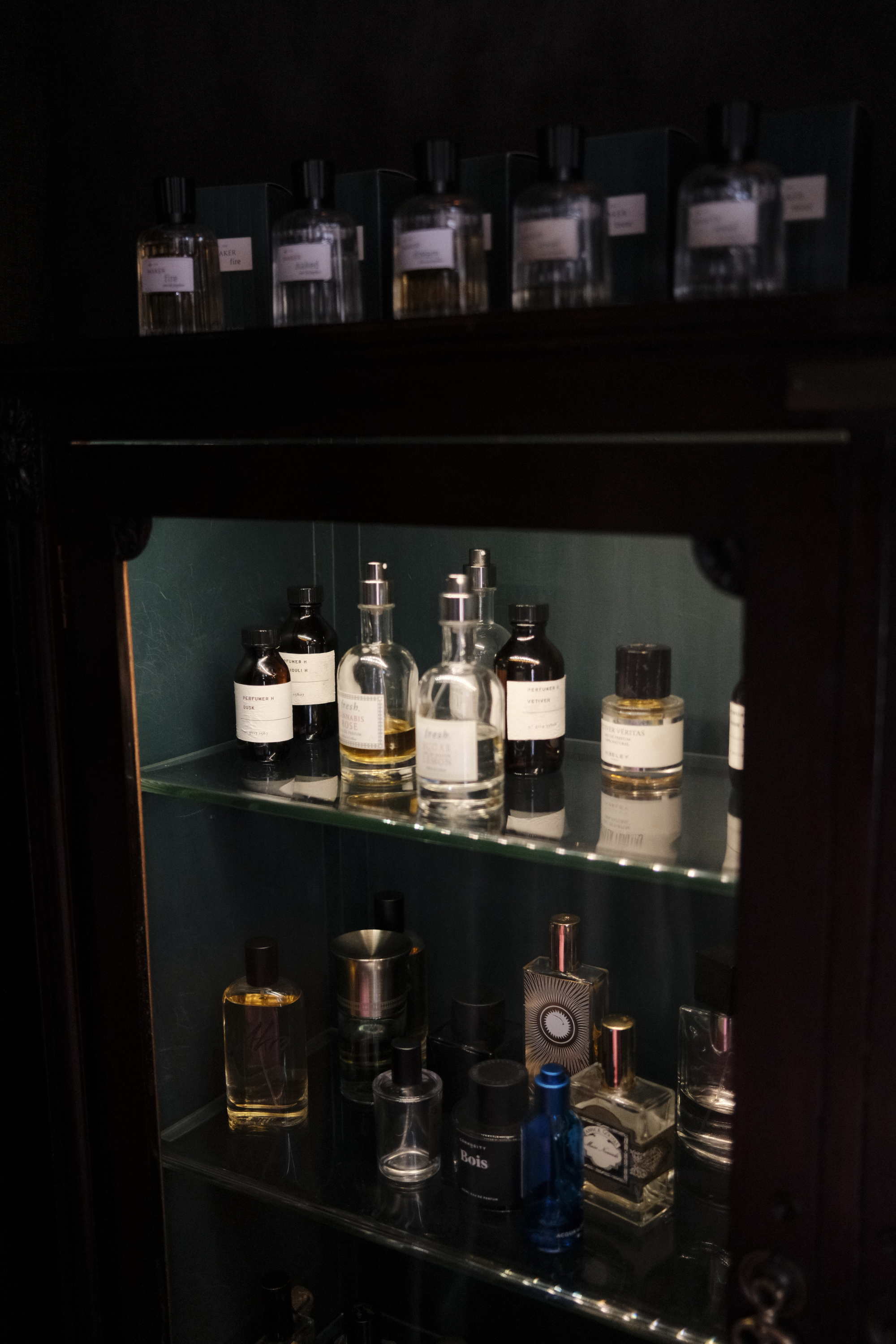Fragrance cabinet