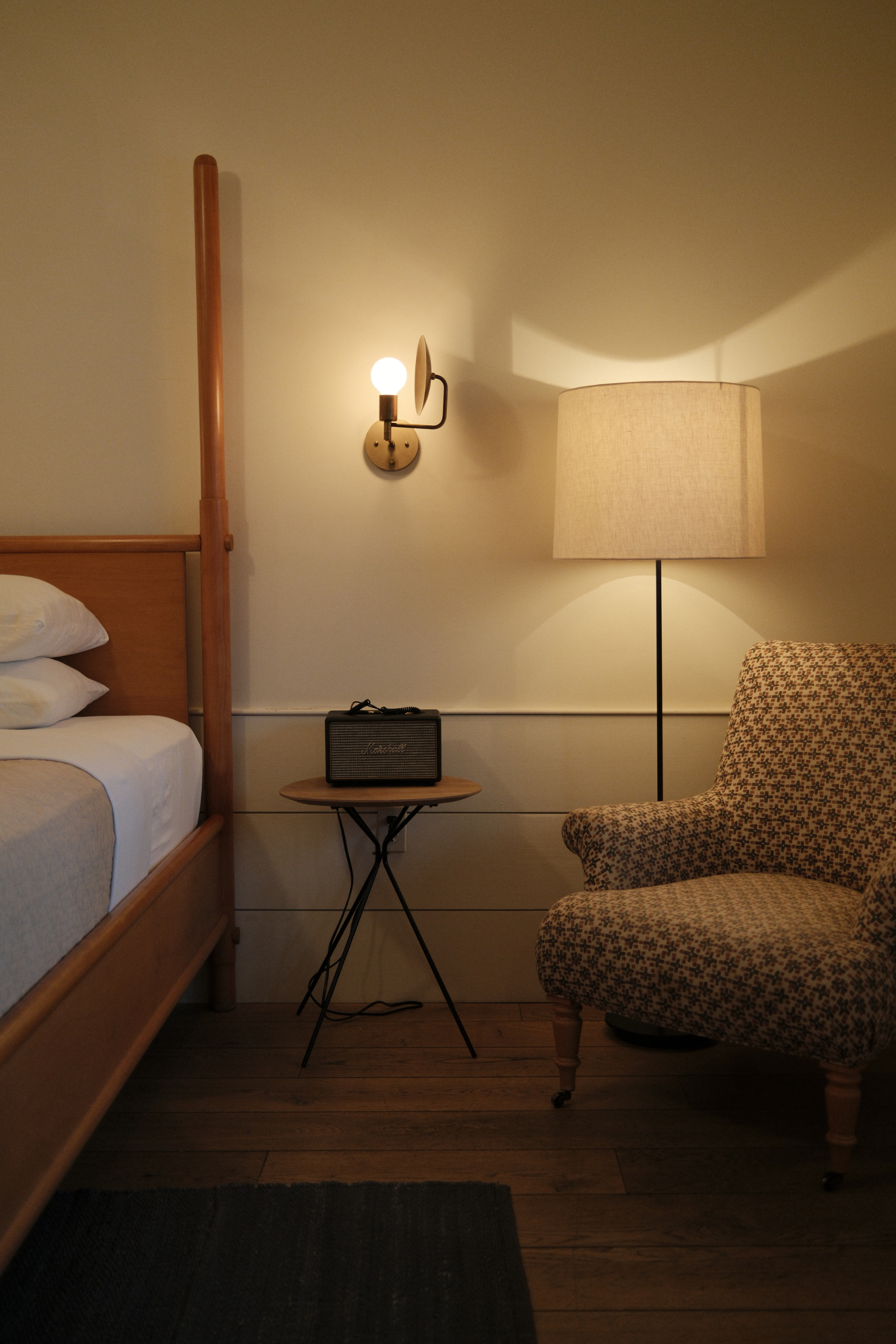 Guest room bedside table and chair