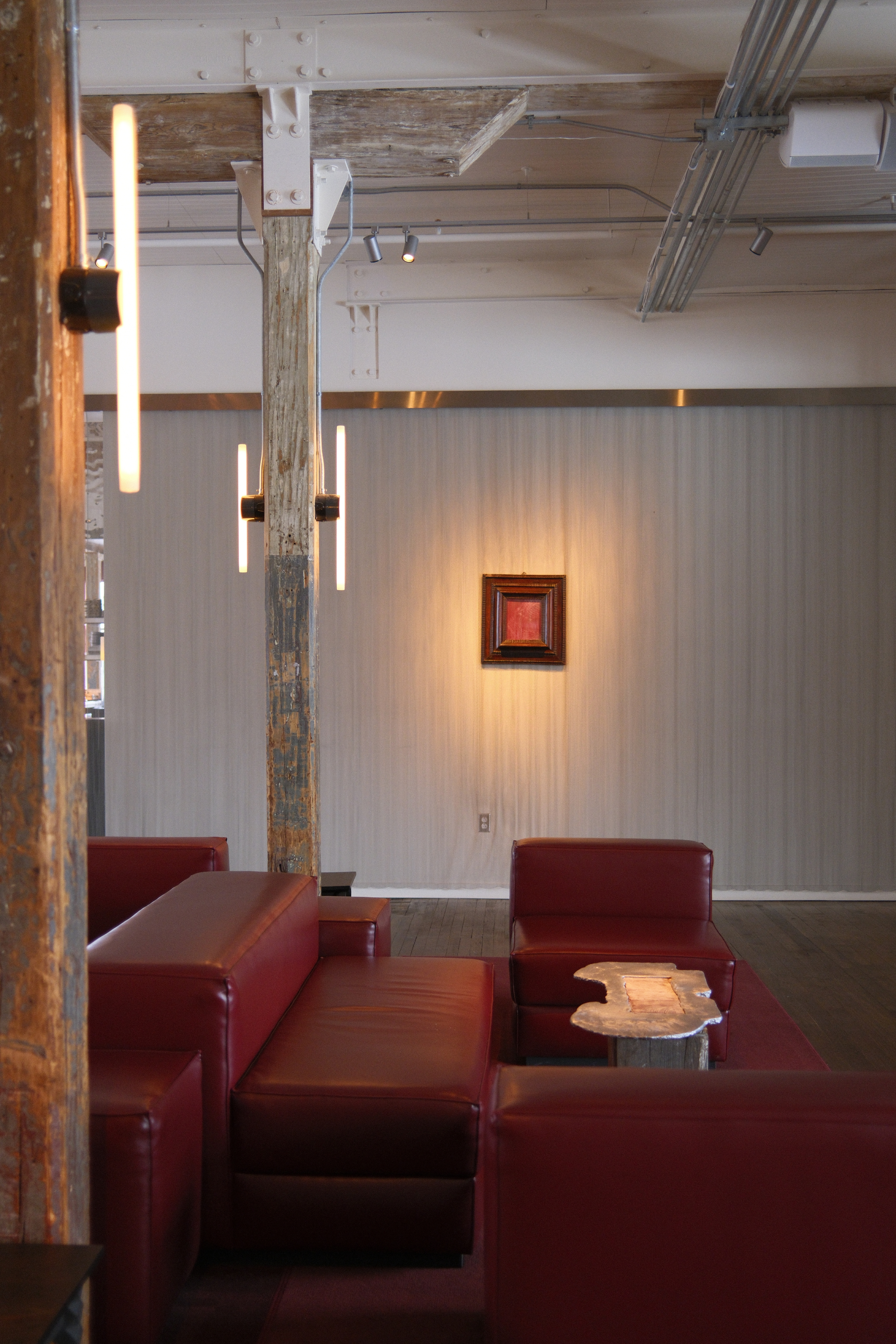 Ambos bar lounge seating