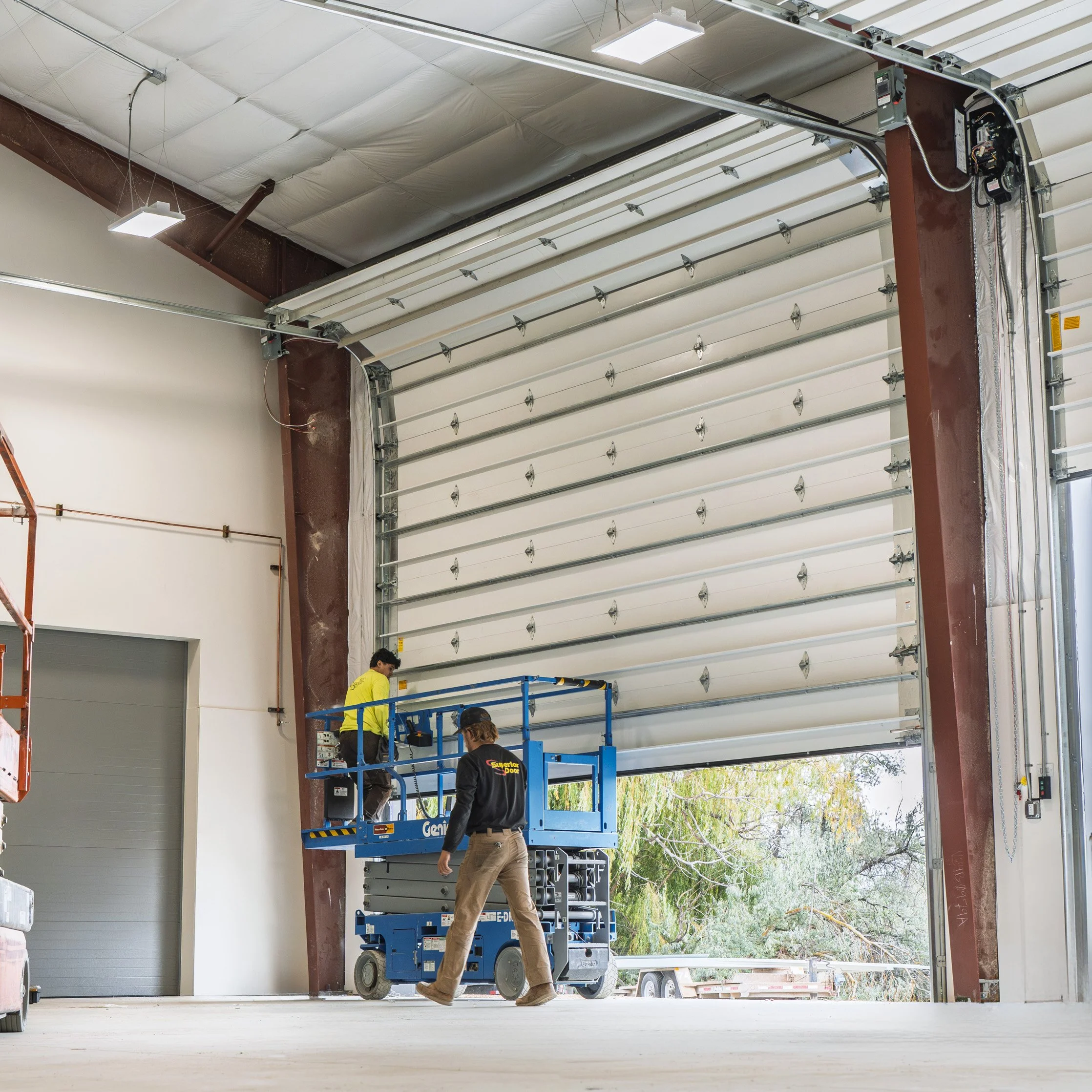 How to Choose the Right Garage Door for Your Business in the Magic Valley: Commercial Options
