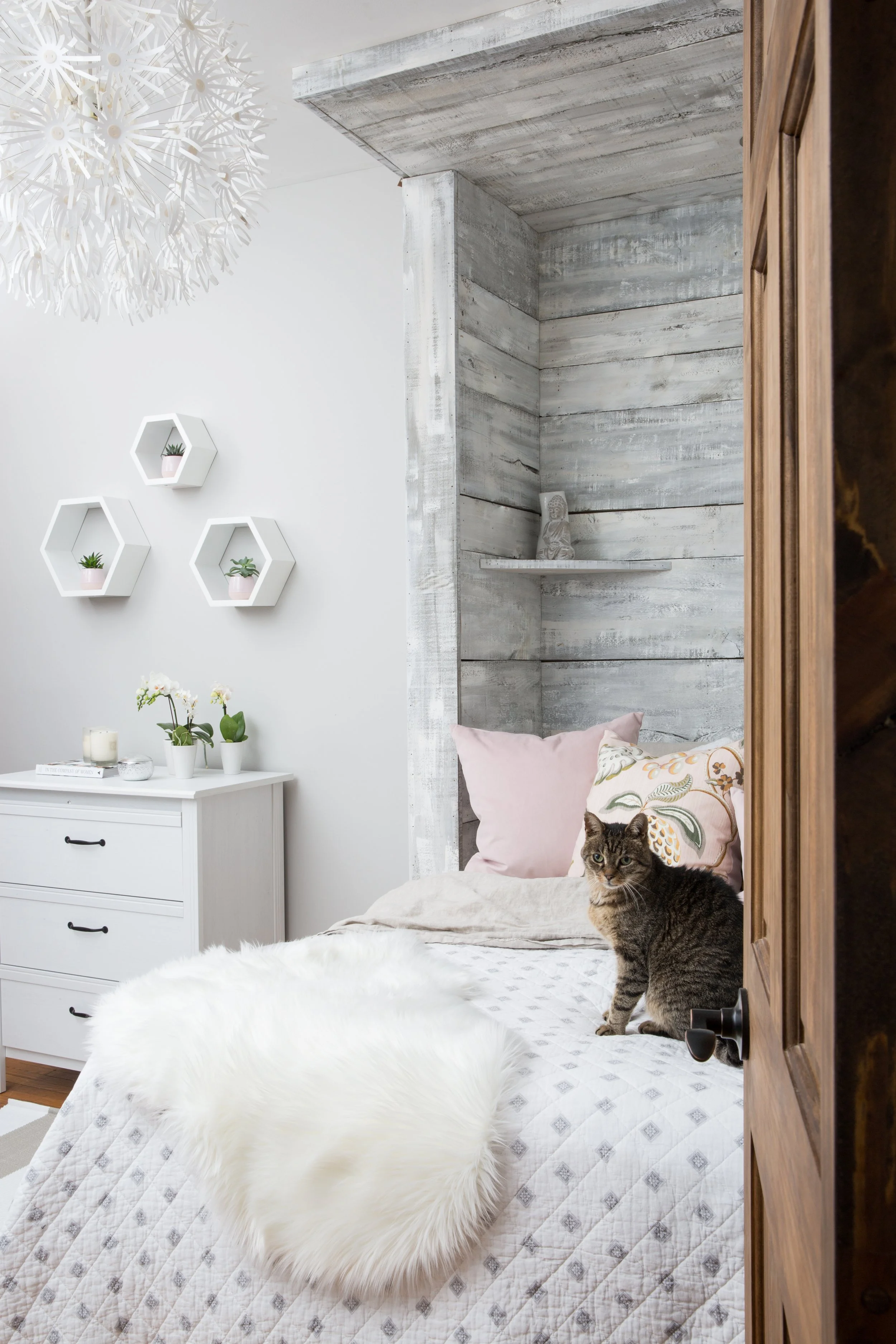 LaurenMiller_TorontoInteriorsPhotographer_FusionMineralPaint-0800.jpg