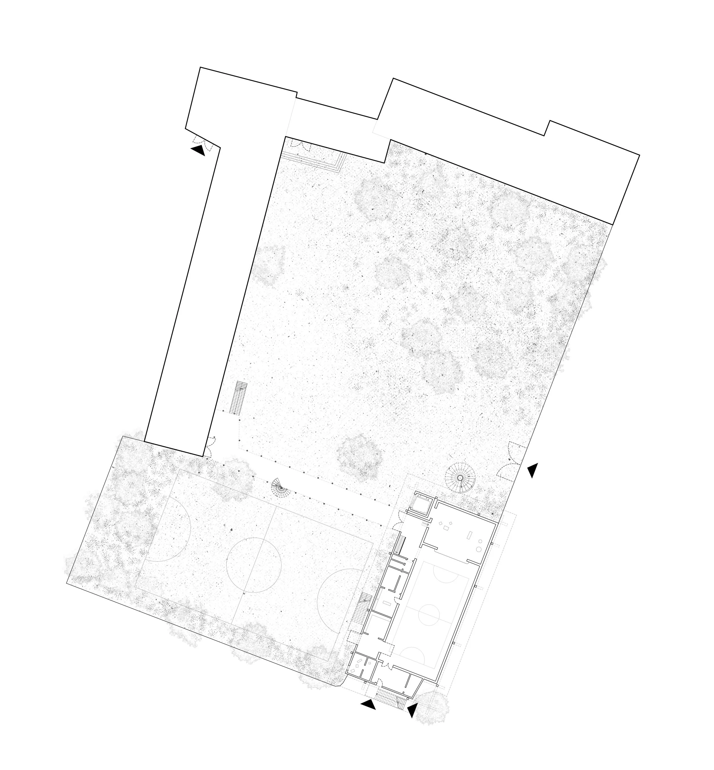 Ein architektonischer Plan eines Gebäudes mit Garten- und Außenbereichen, Rundtreppen und mehreren Innenräumen.