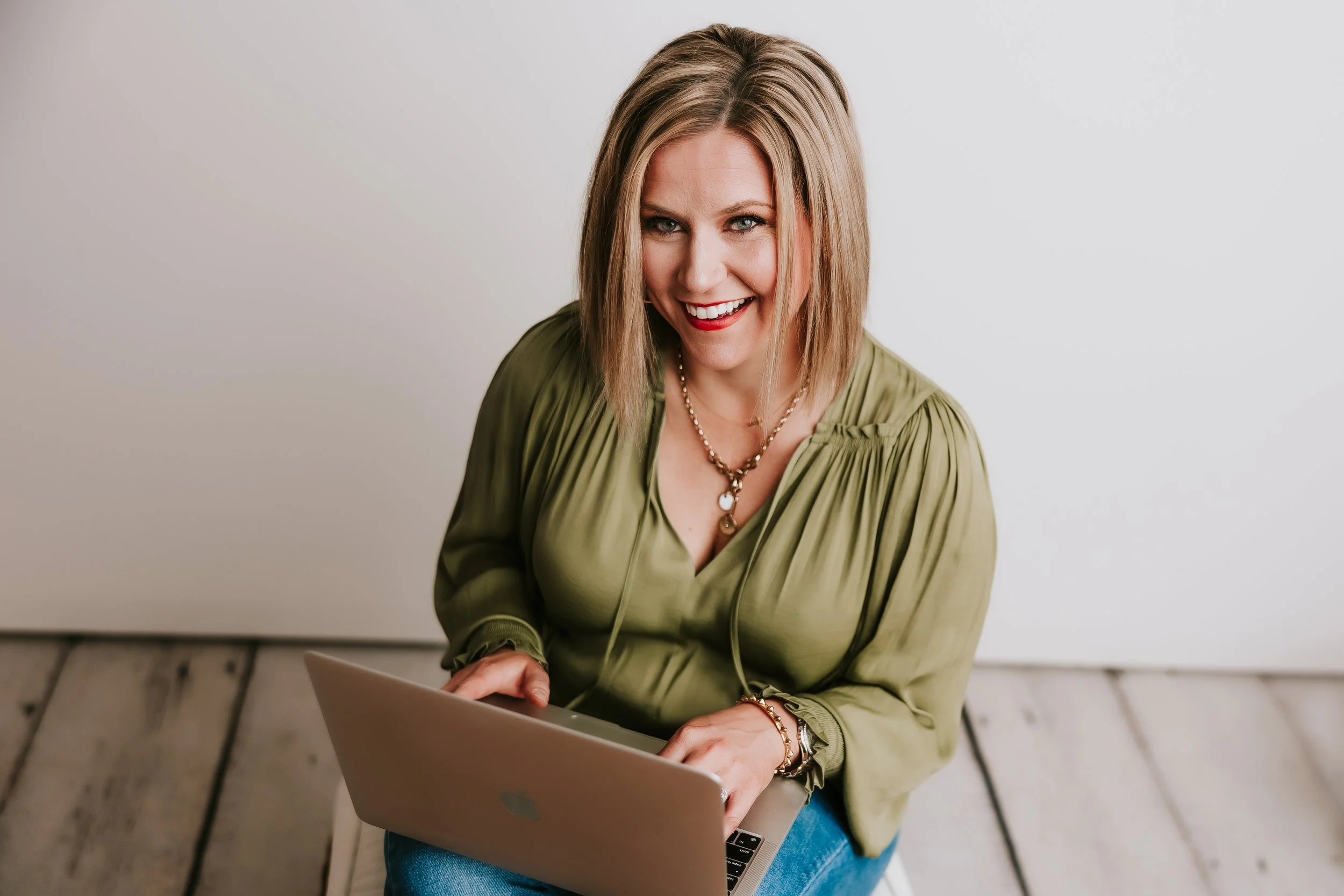 ASHLEY BUSH HEADSHOT BOOK ASHLEY TO BE YOUR NEXT SPEAKER