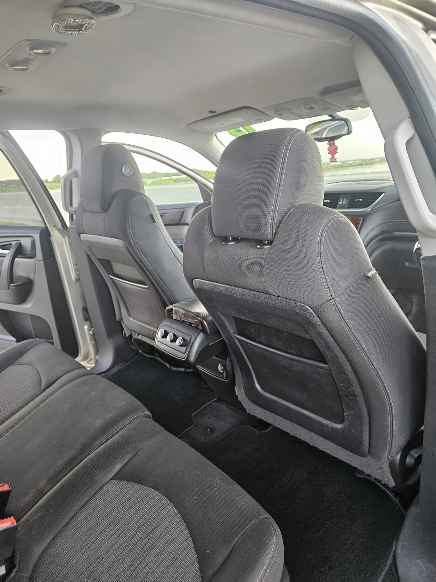 2013 TRAVERSE (5).jpg