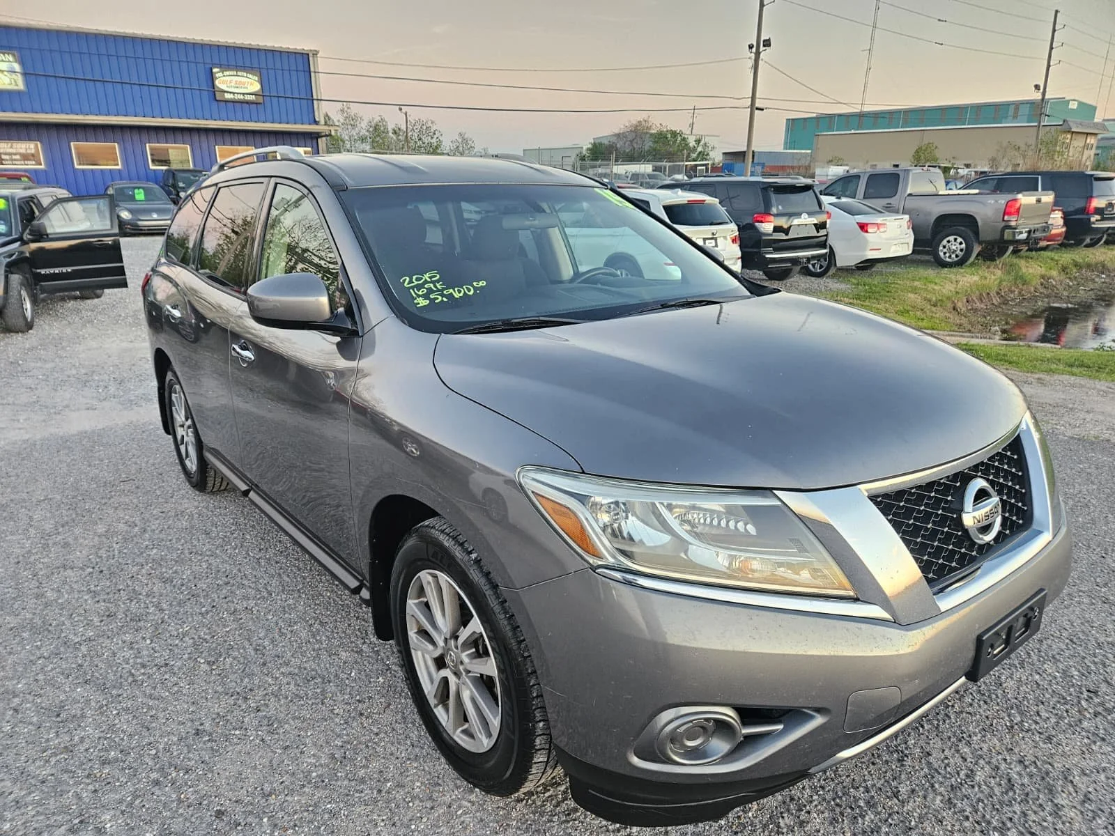 2015 Nissan Pathfinder - $5,500