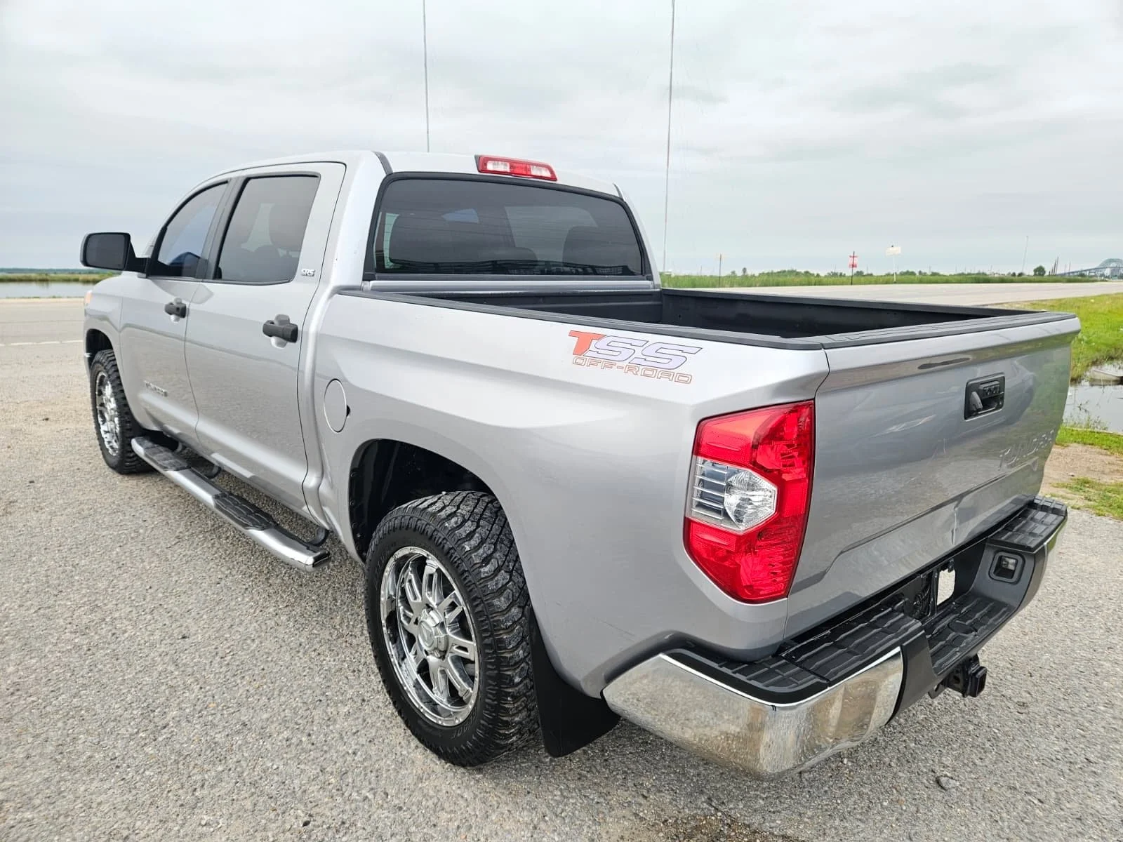 15 TUNDRA (6).JPG