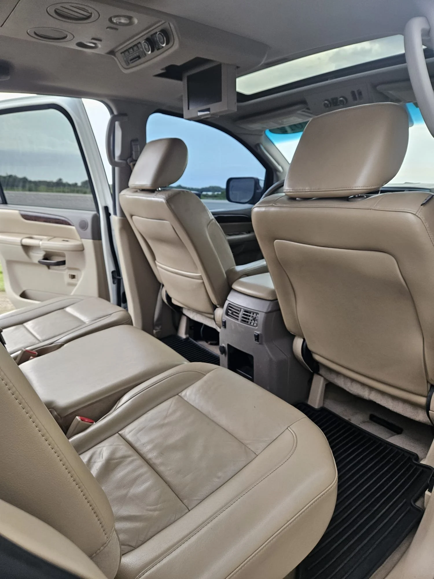2012 armada (8).jpg