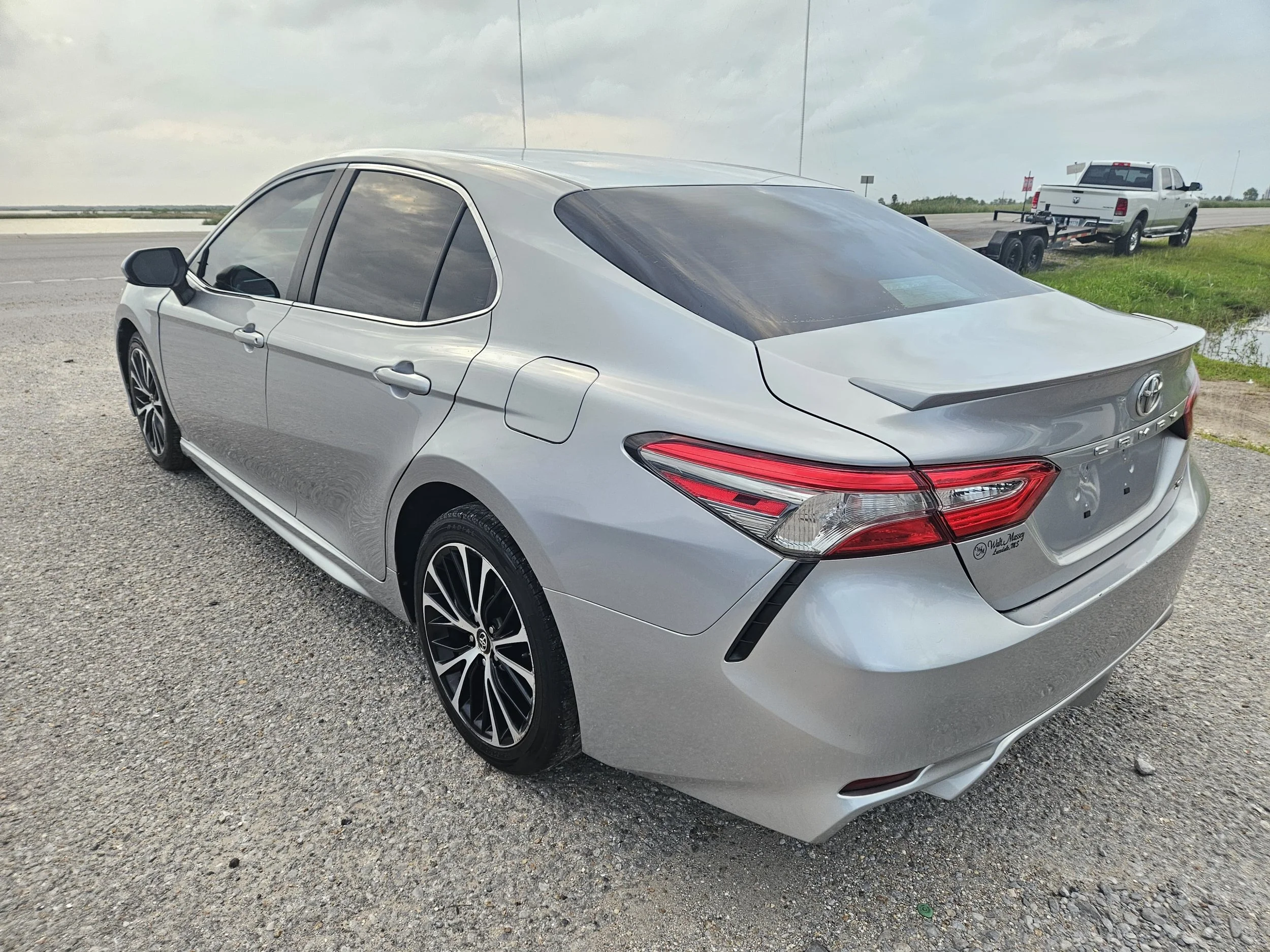 18 silver camry (10).JPG