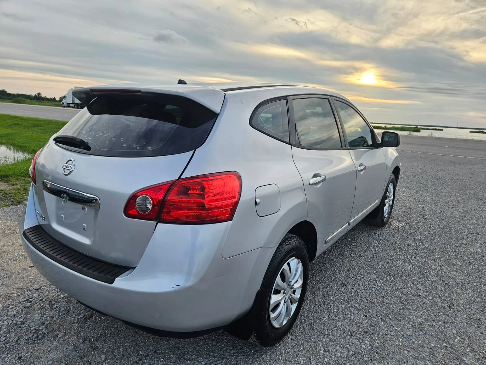 12 SILVER NISSAN (3).jpg