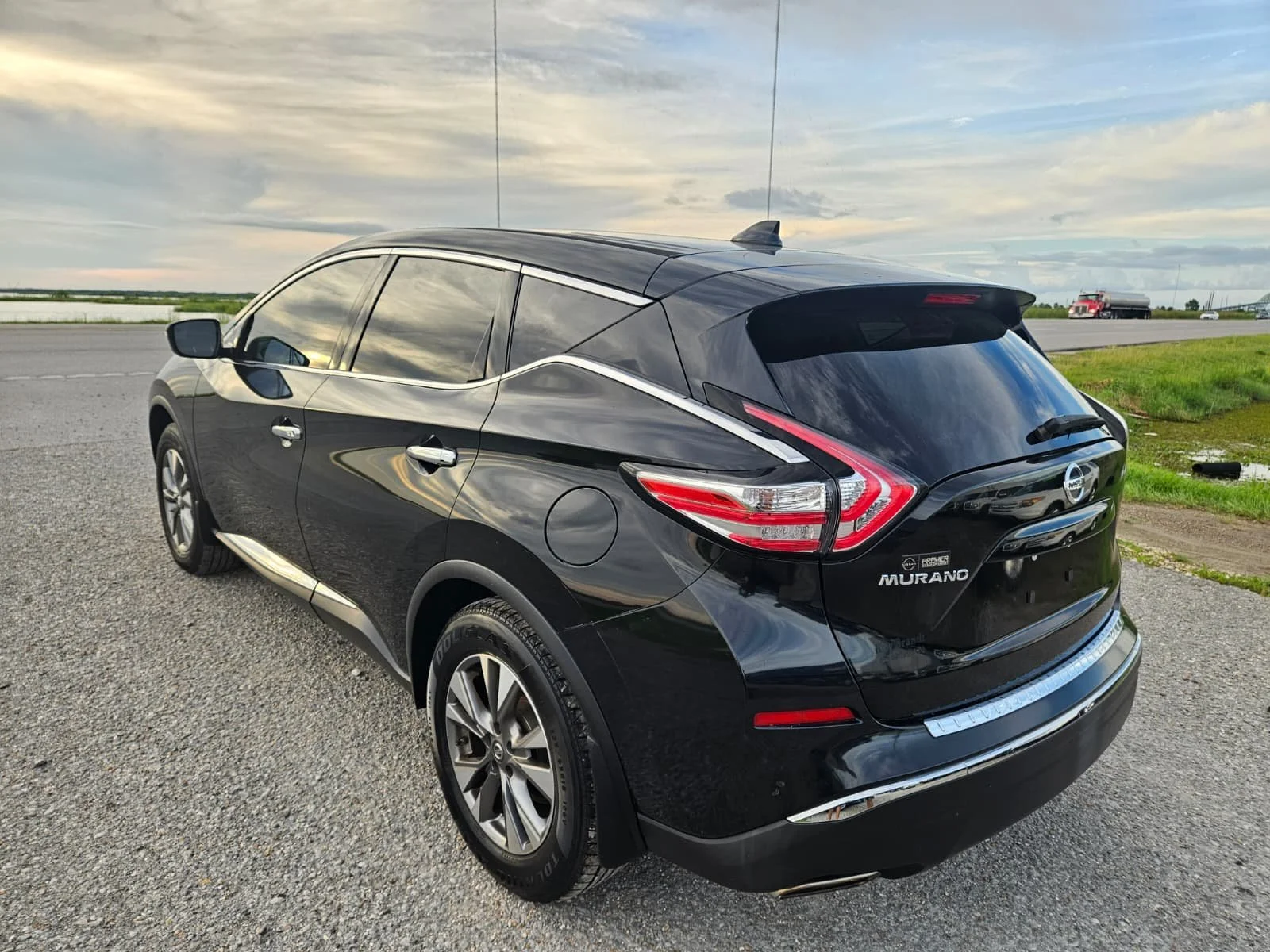 16 BLACK NISSAN (3).jpg