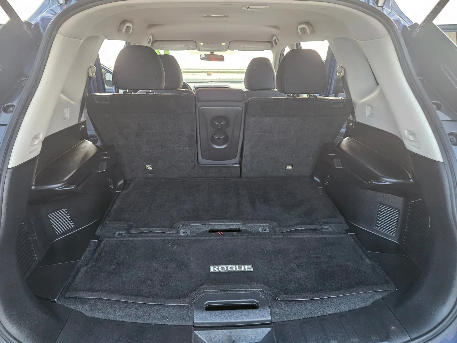 2017 ROGUE (3).jpg