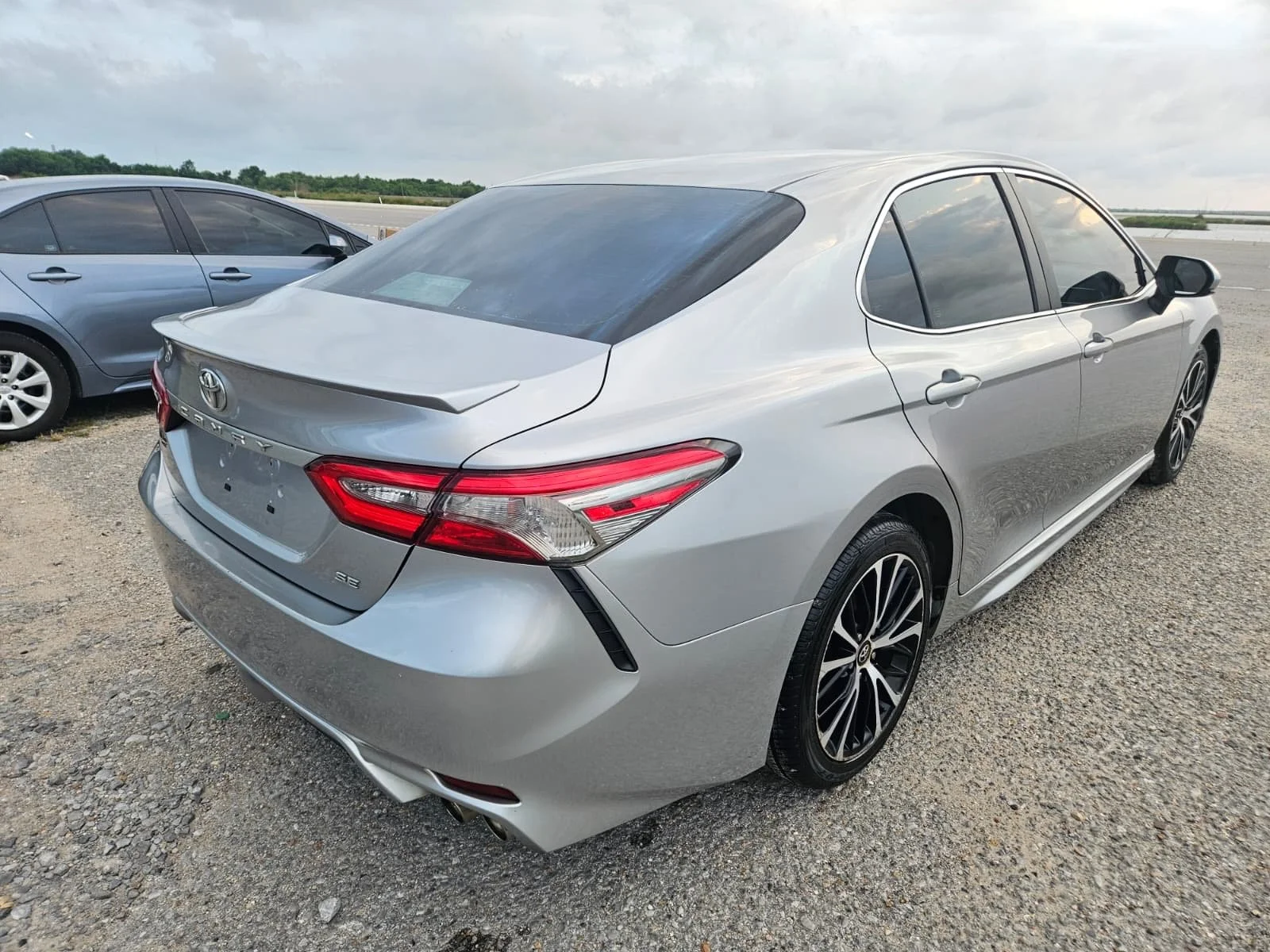 18 silver camry (9).JPG