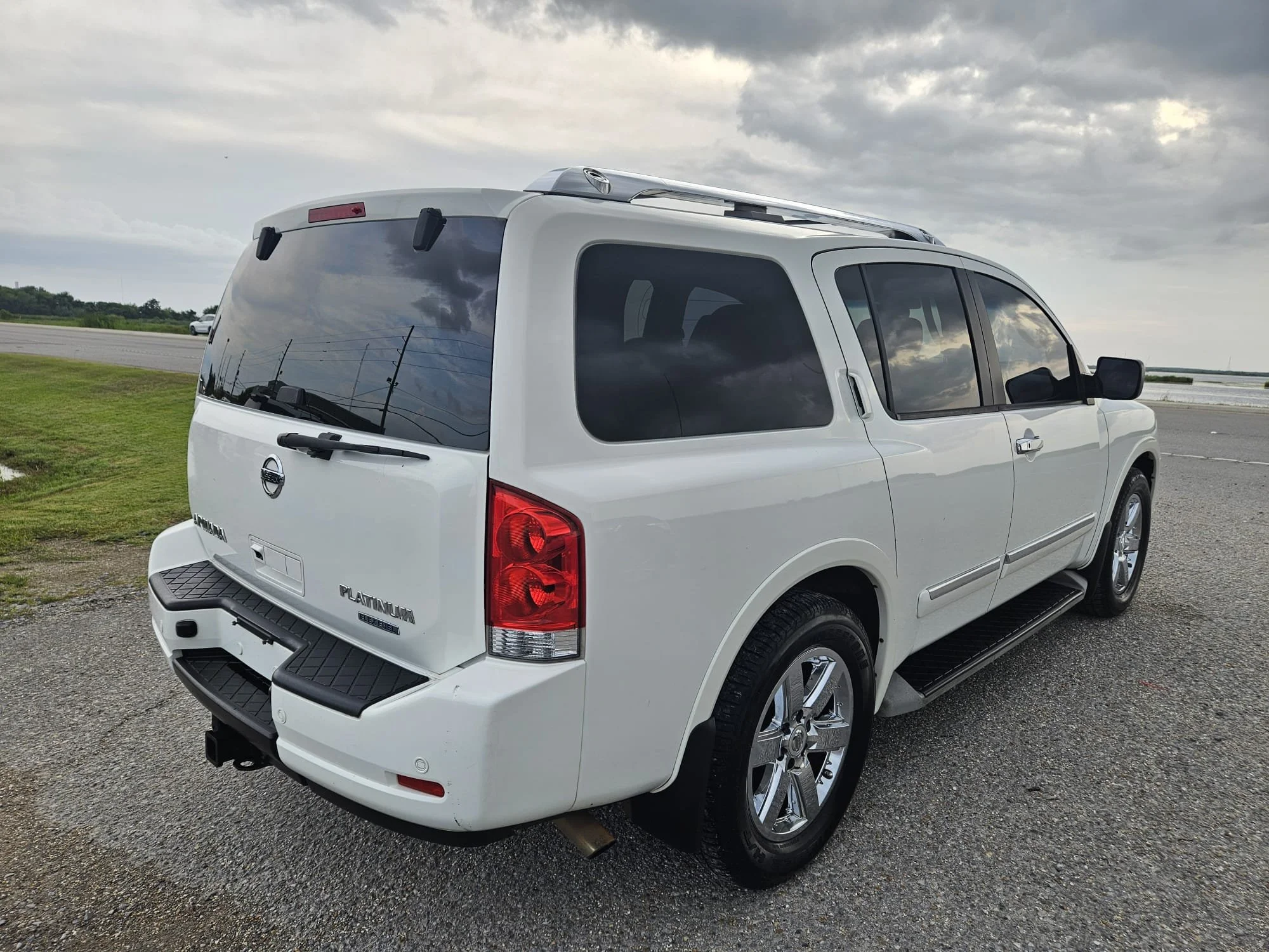 2012 armada (2).jpg