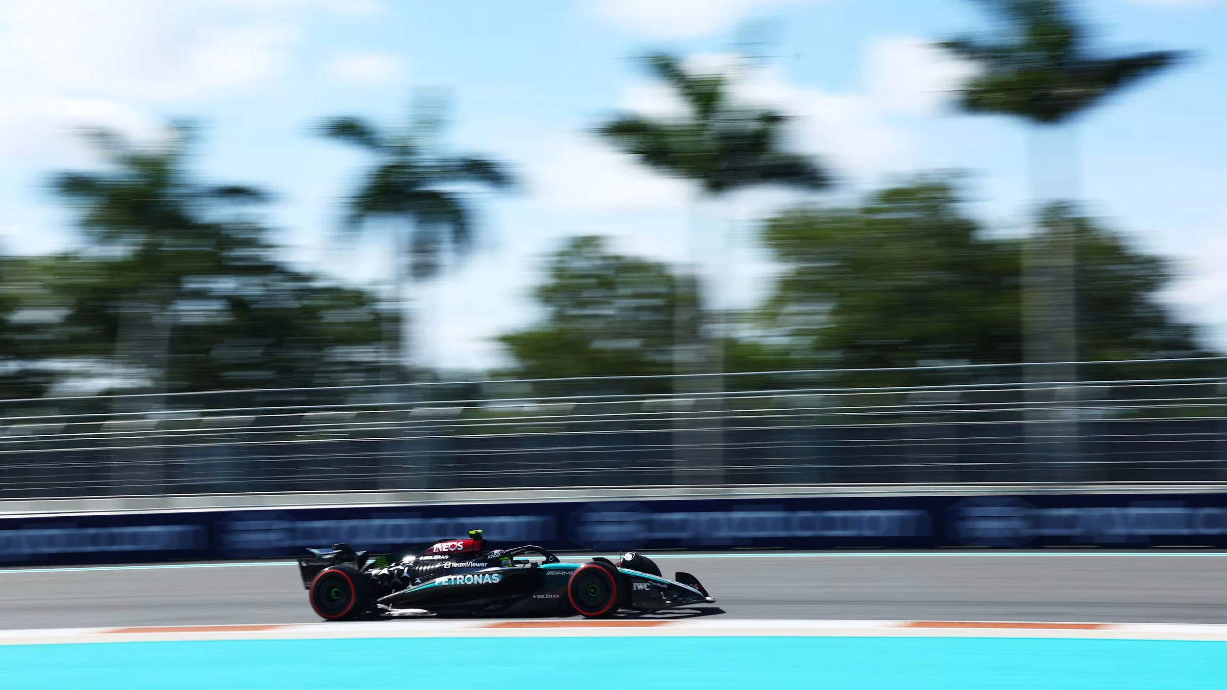 Under the Miami Sun: Antonelli Snatches Pole in Dramatic Qualifying